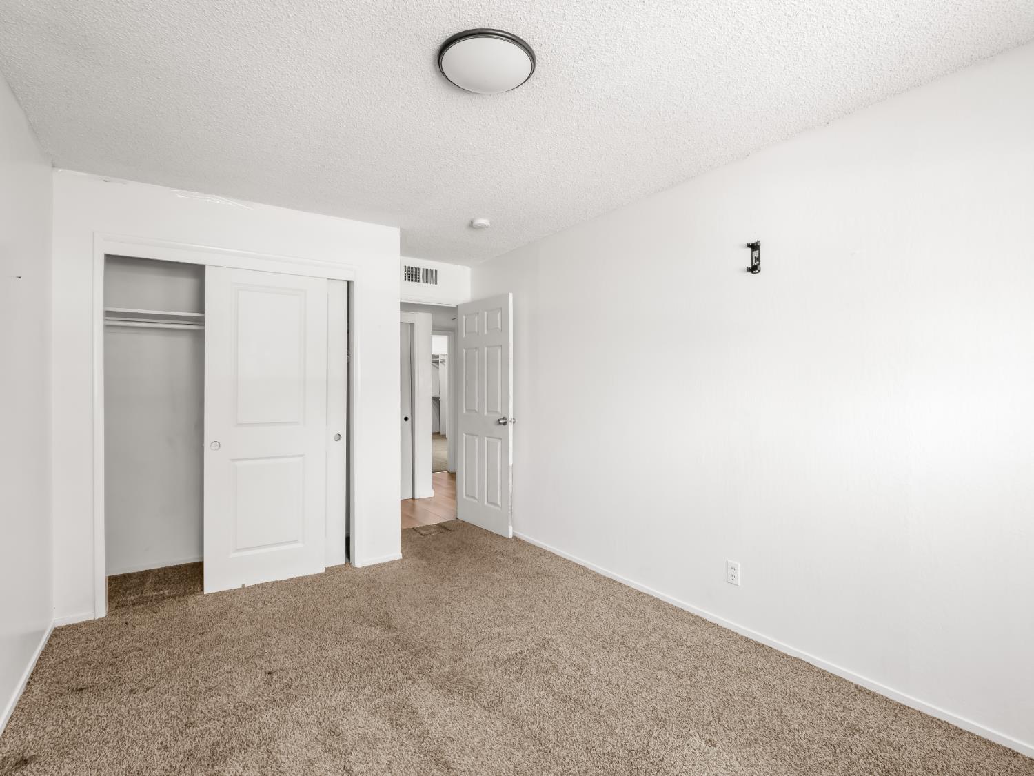 6361 N Bond St, Fresno, CA 93710