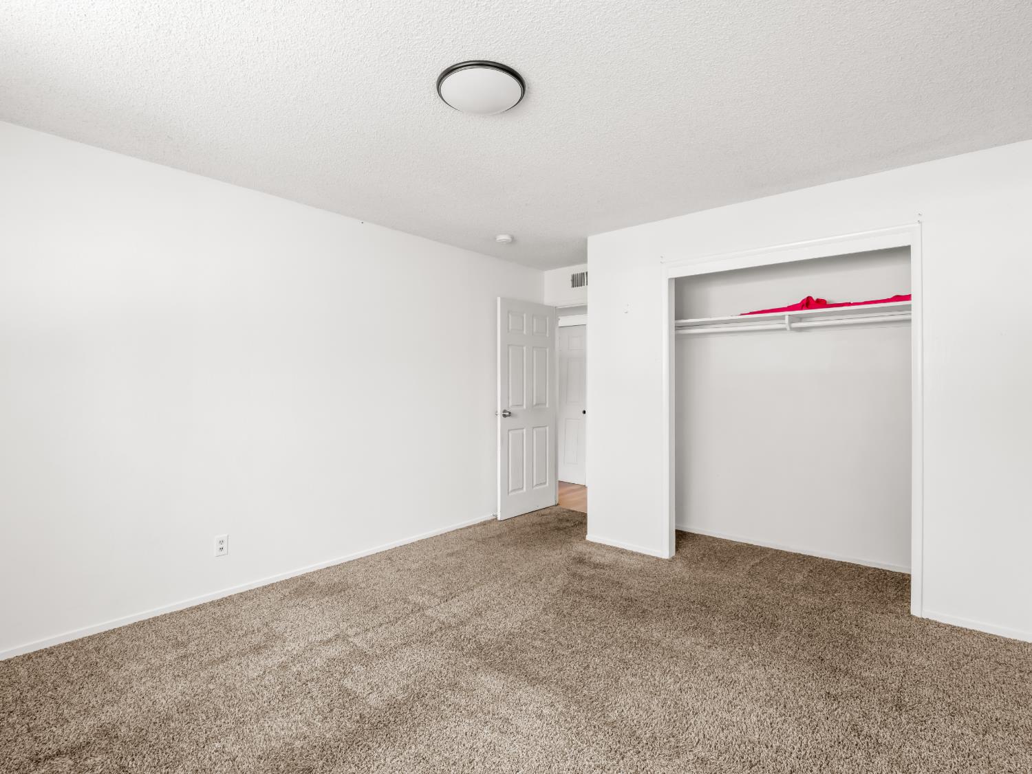 6361 N Bond St, Fresno, CA 93710