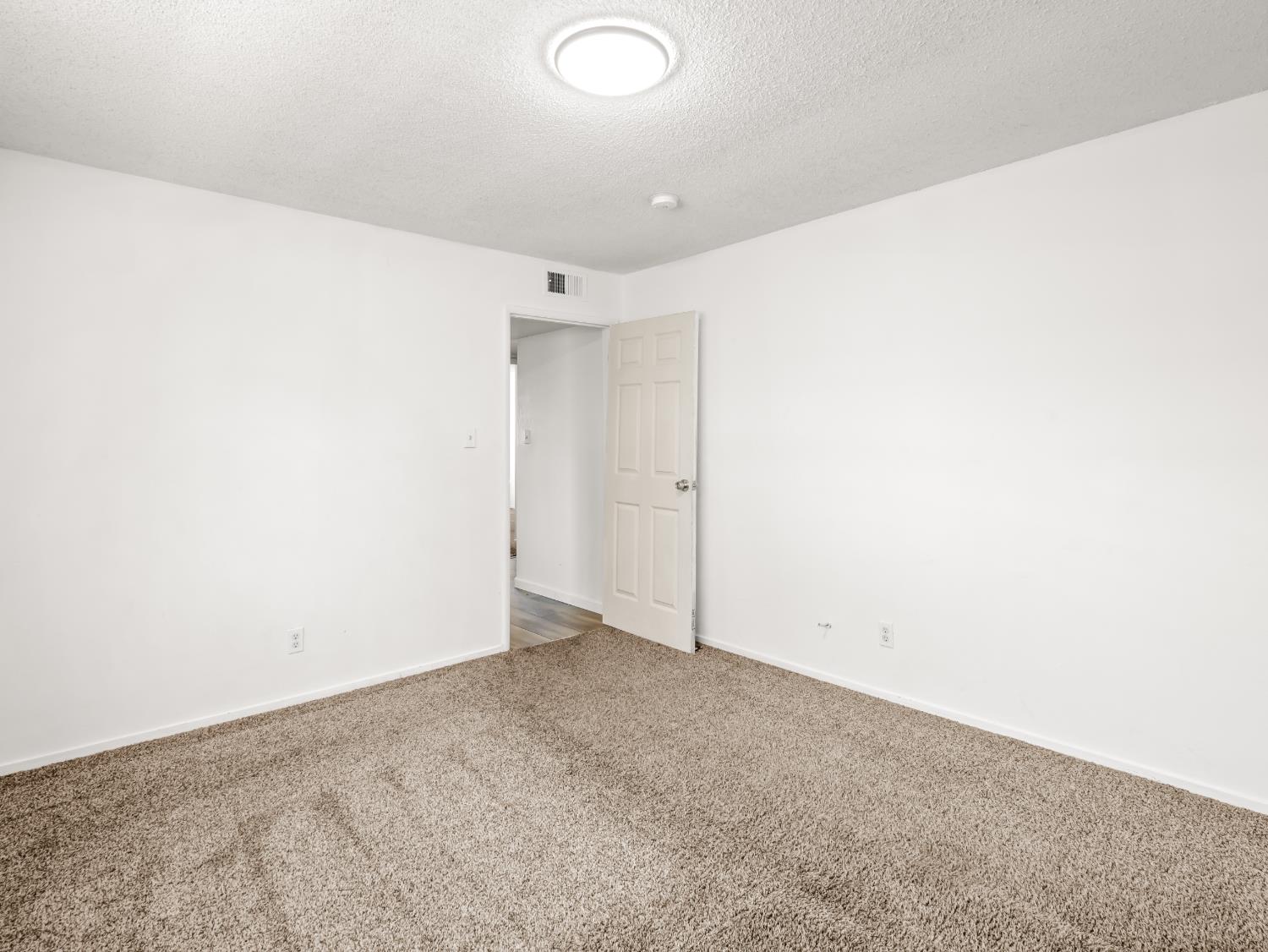 6361 N Bond St, Fresno, CA 93710