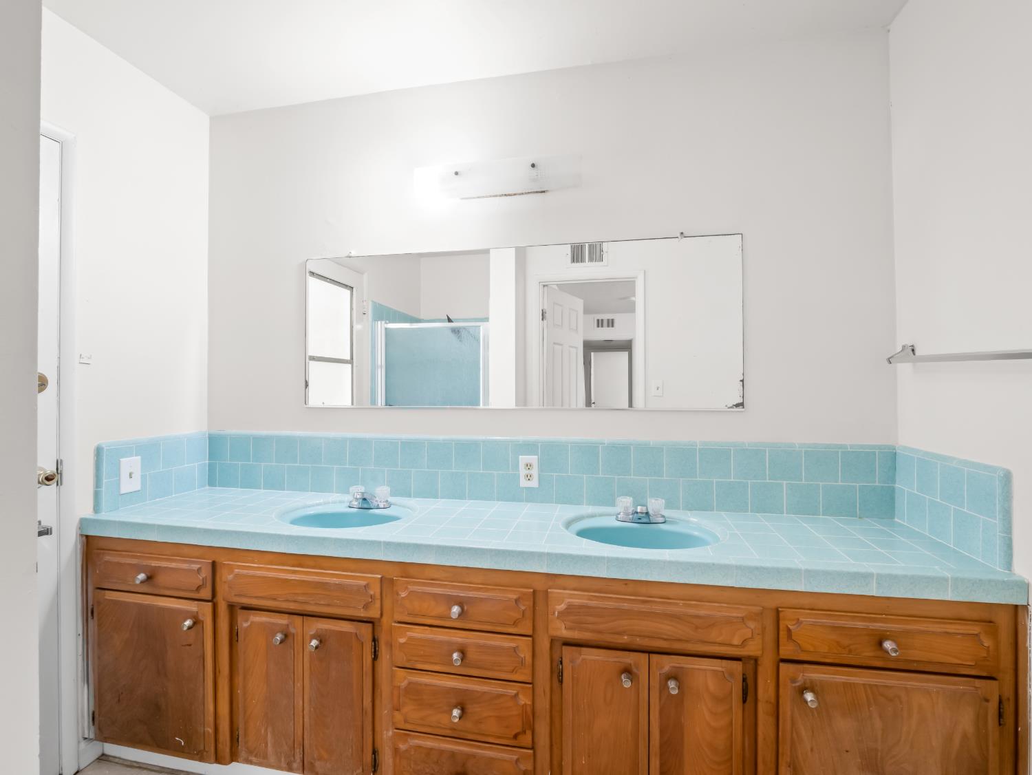 6361 N Bond St, Fresno, CA 93710