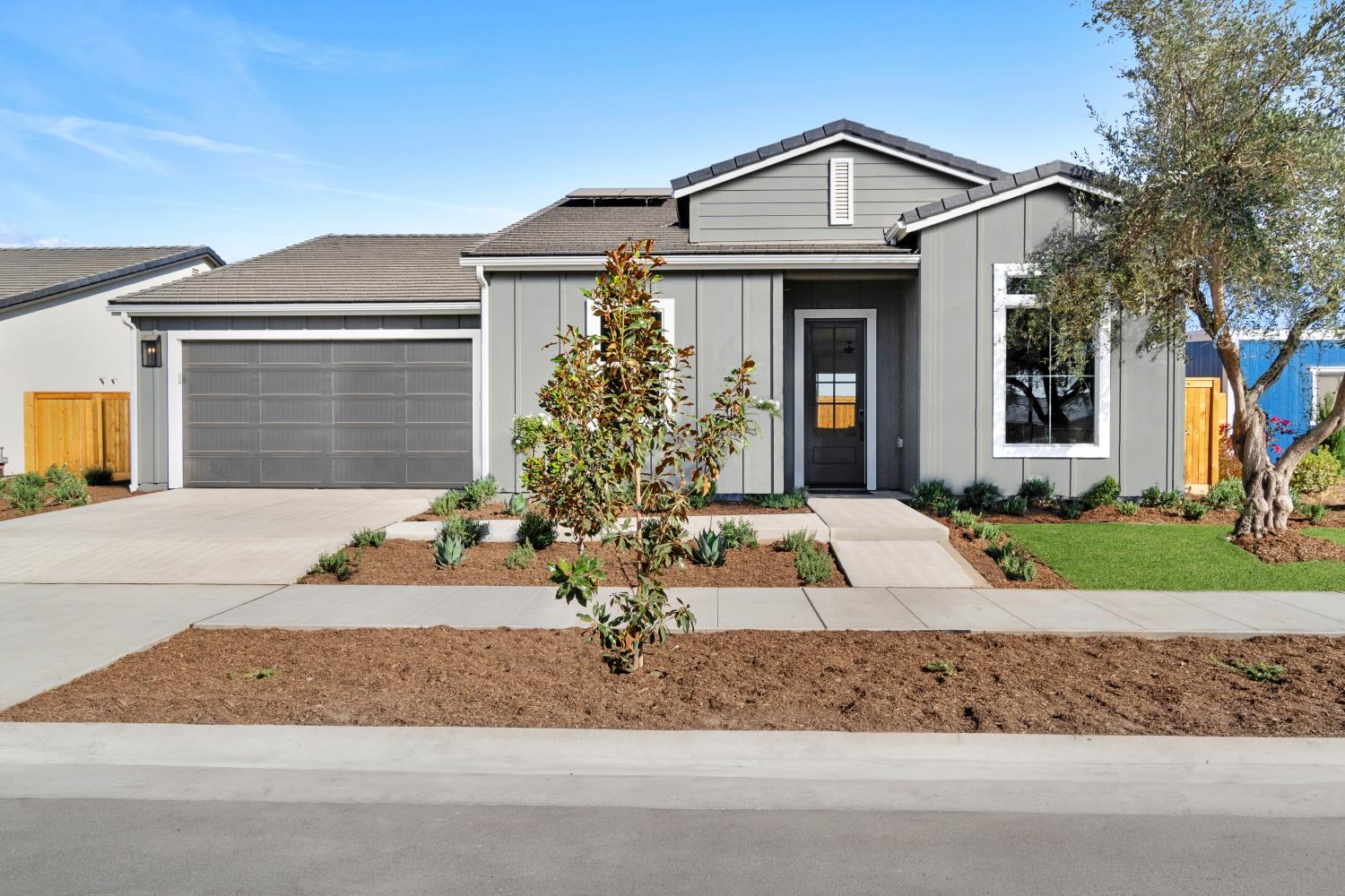 2283 N Argyle Ave, Clovis, CA 93619