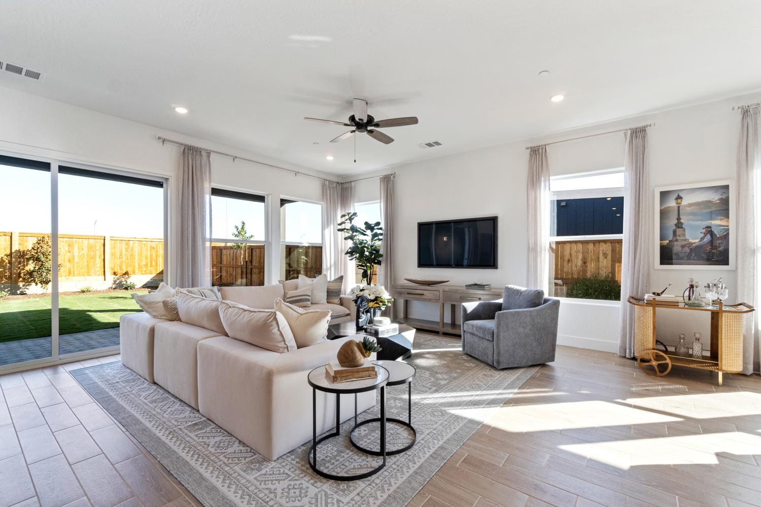 2283 N Argyle Ave, Clovis, CA 93619