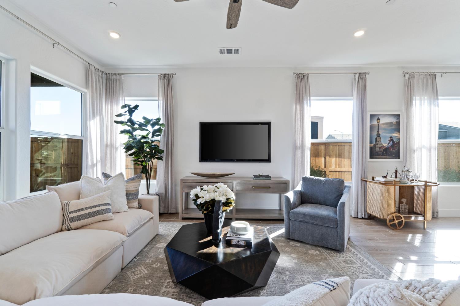 2283 N Argyle Ave, Clovis, CA 93619