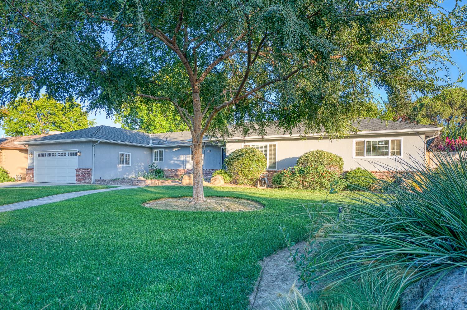 1519 W Ellery Way, Fresno, CA 93711