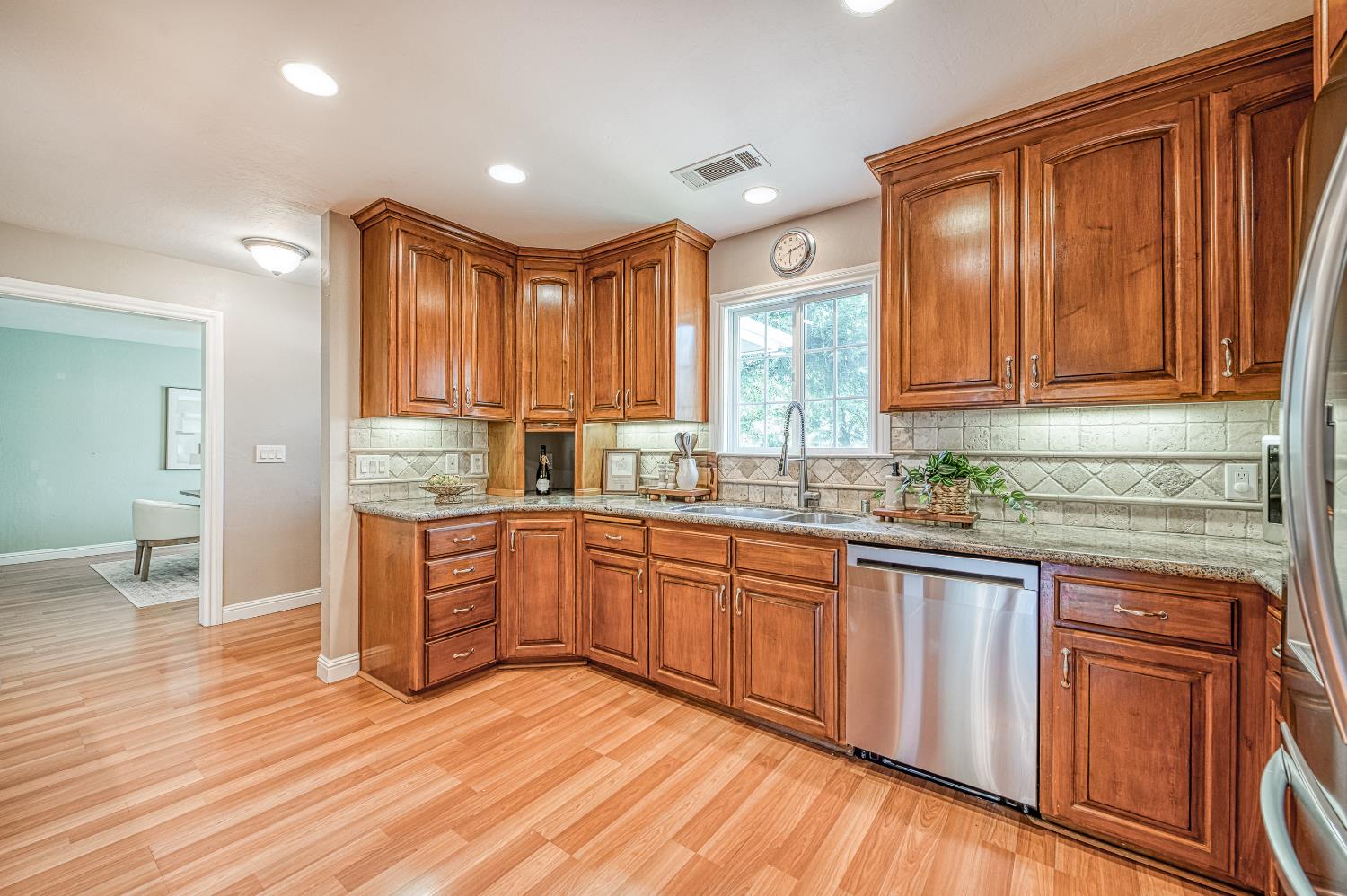 1519 W Ellery Way, Fresno, CA 93711