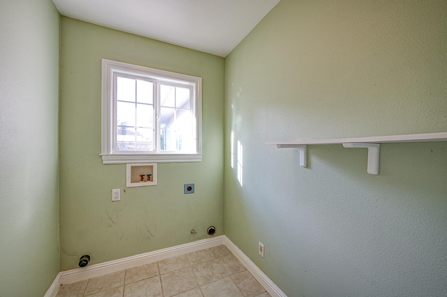 1519 W Ellery Way, Fresno, CA 93711