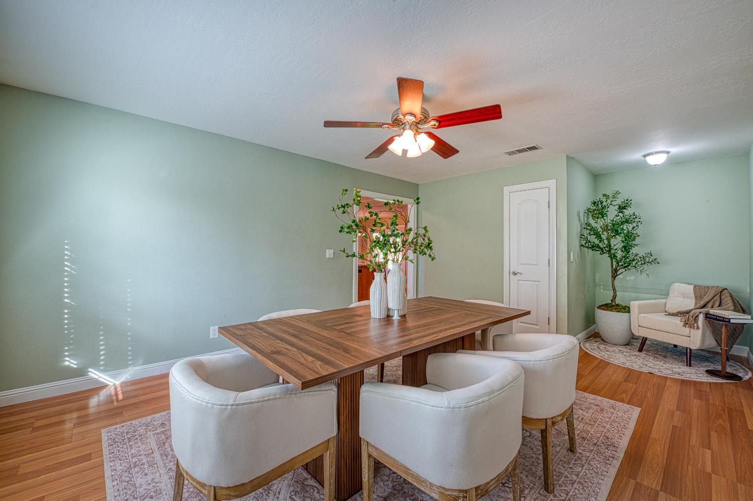 1519 W Ellery Way, Fresno, CA 93711