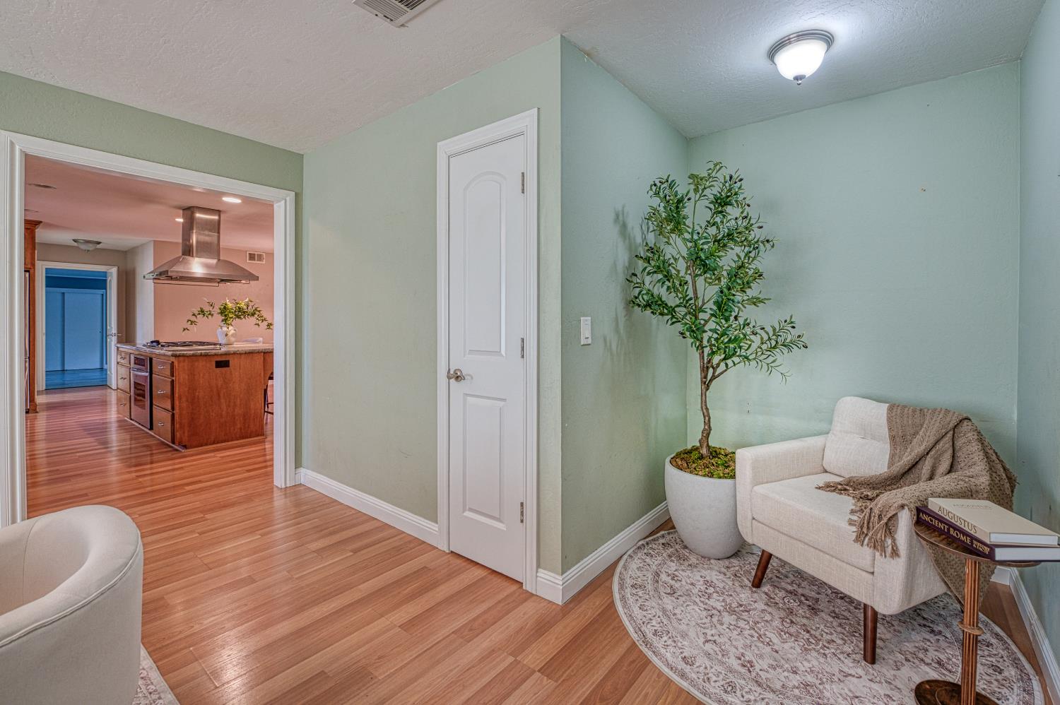 1519 W Ellery Way, Fresno, CA 93711