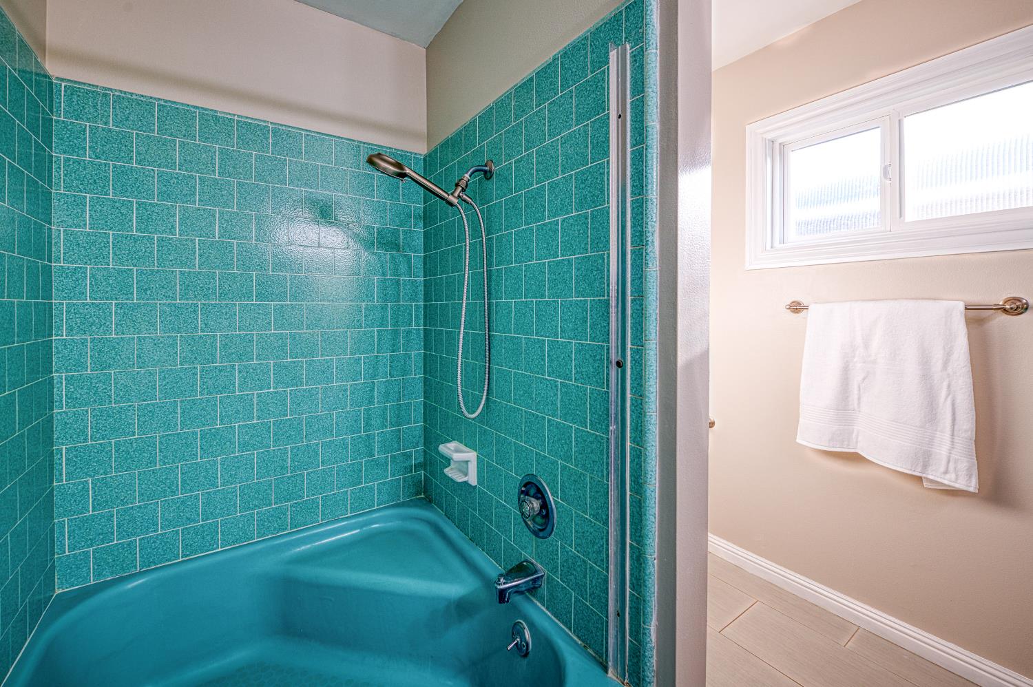 1519 W Ellery Way, Fresno, CA 93711
