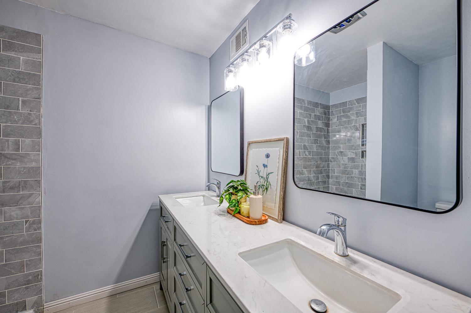1519 W Ellery Way, Fresno, CA 93711