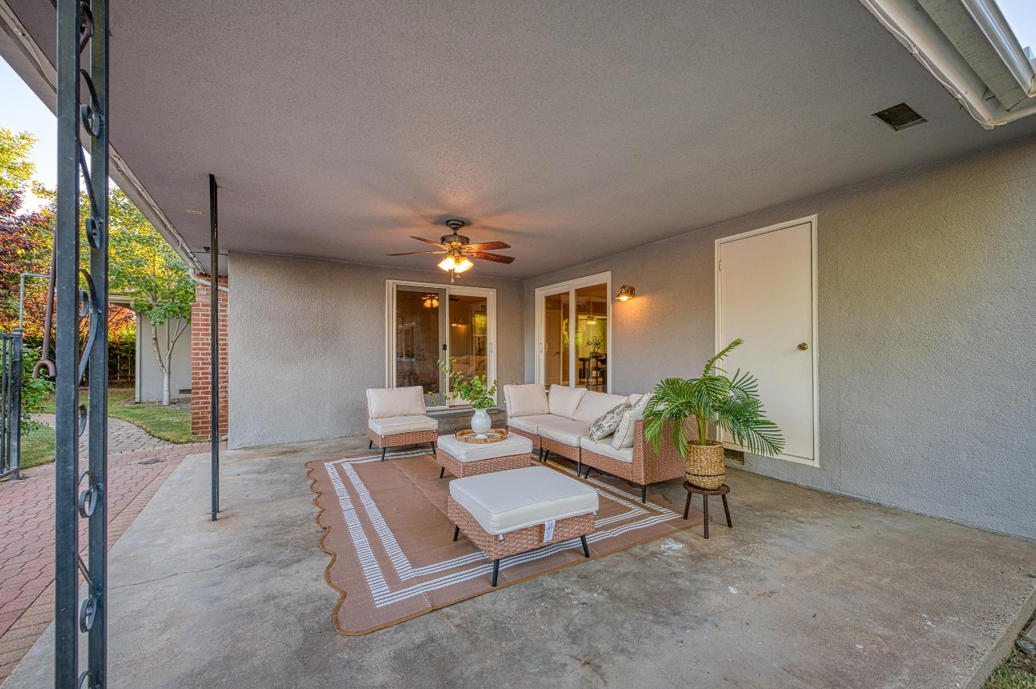 1519 W Ellery Way, Fresno, CA 93711