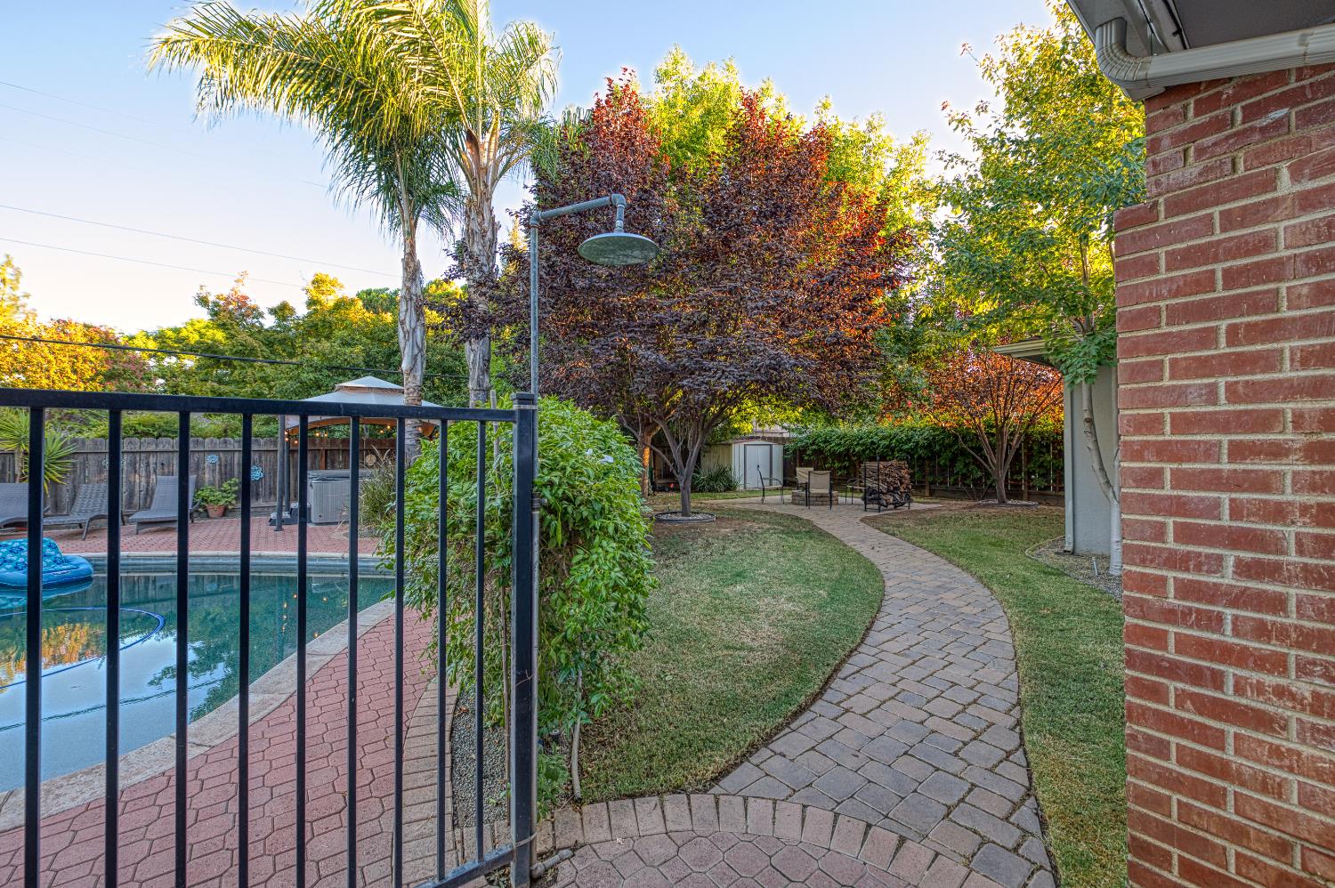 1519 W Ellery Way, Fresno, CA 93711