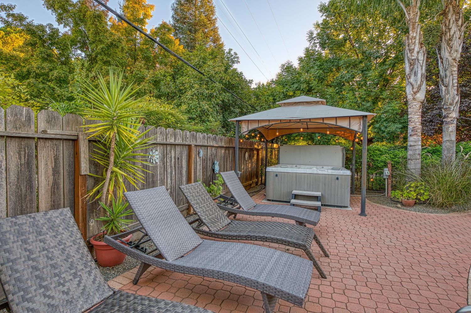 1519 W Ellery Way, Fresno, CA 93711