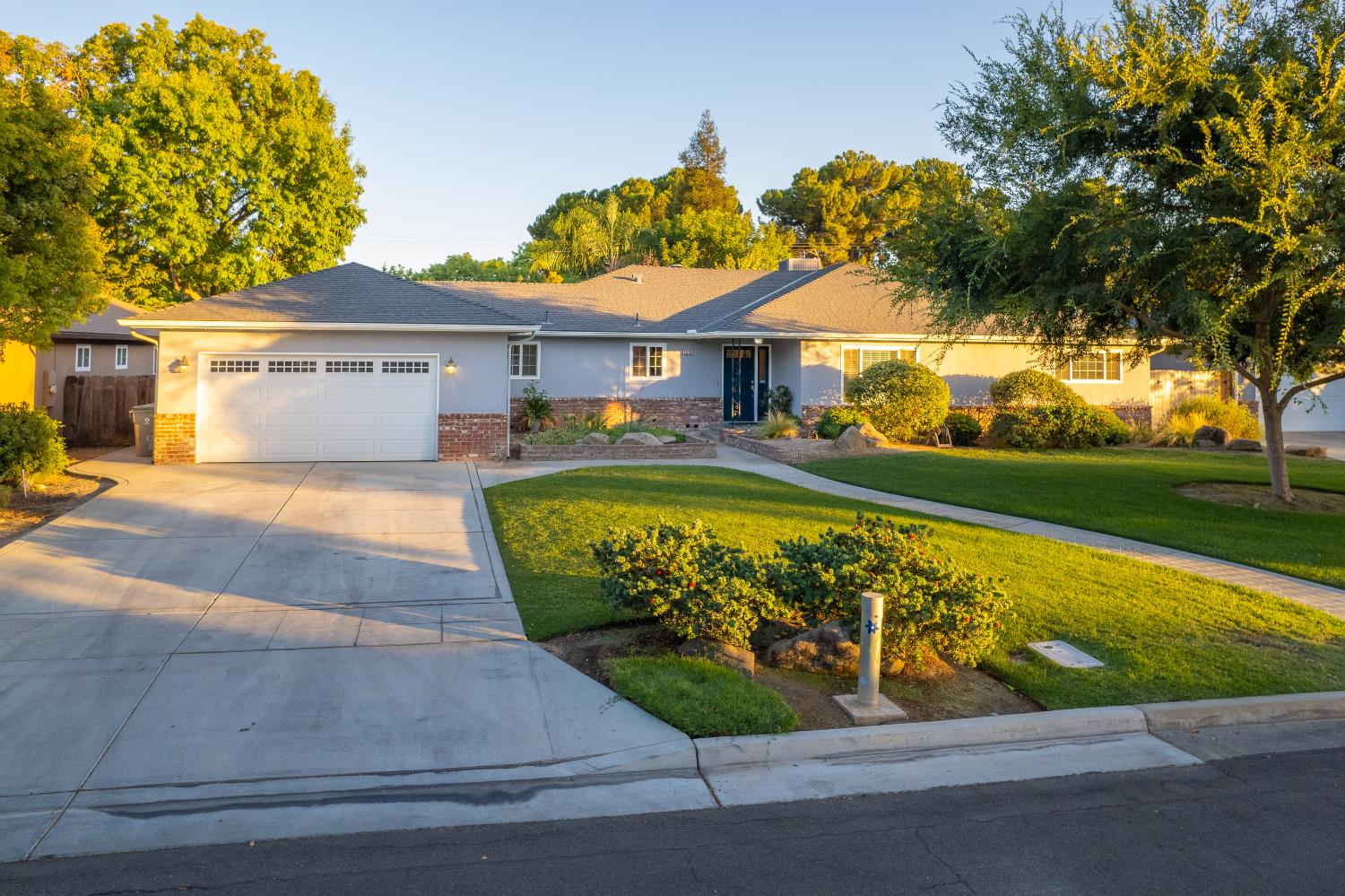 1519 W Ellery Way, Fresno, CA 93711