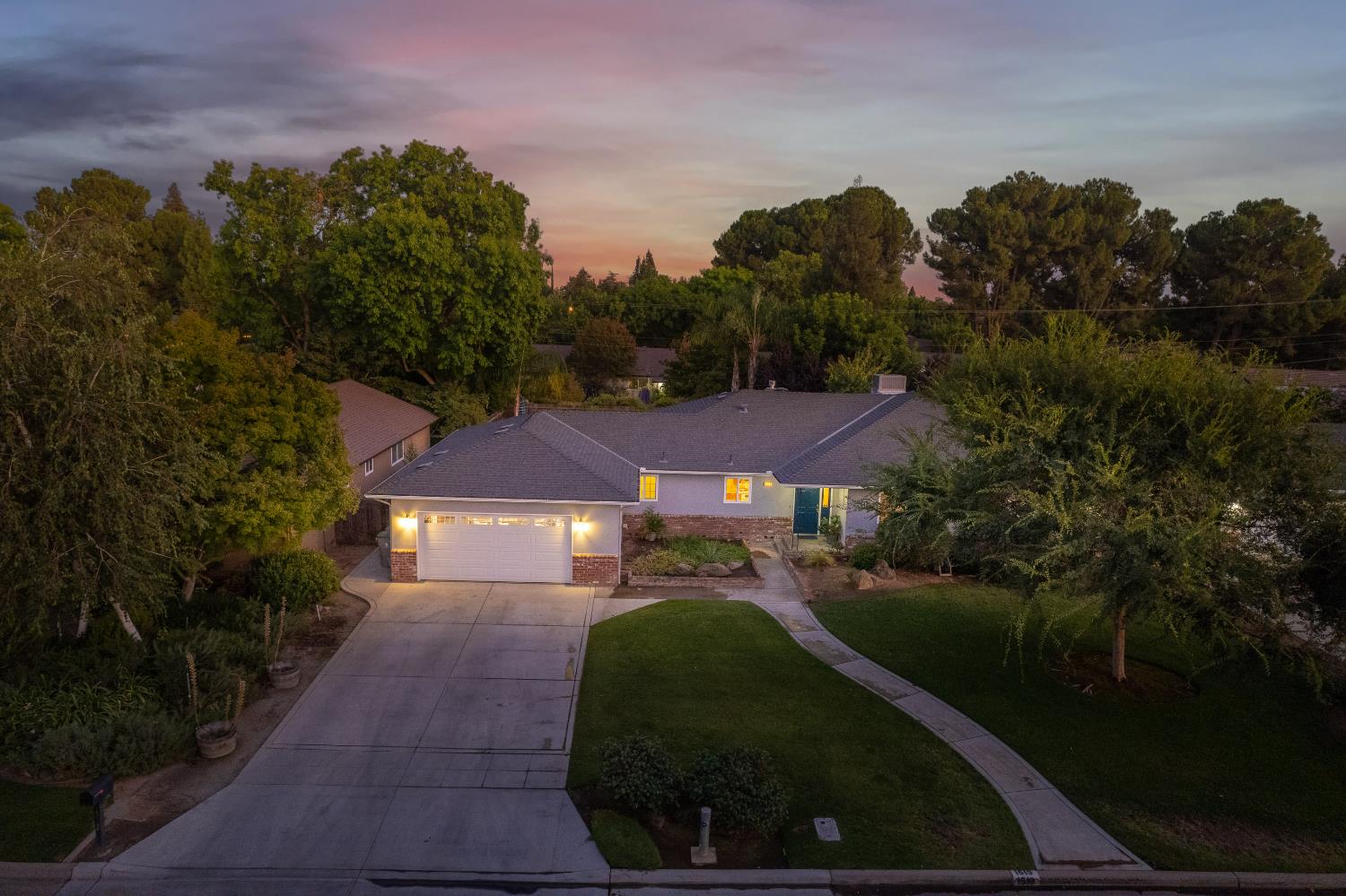 1519 W Ellery Way, Fresno, CA 93711