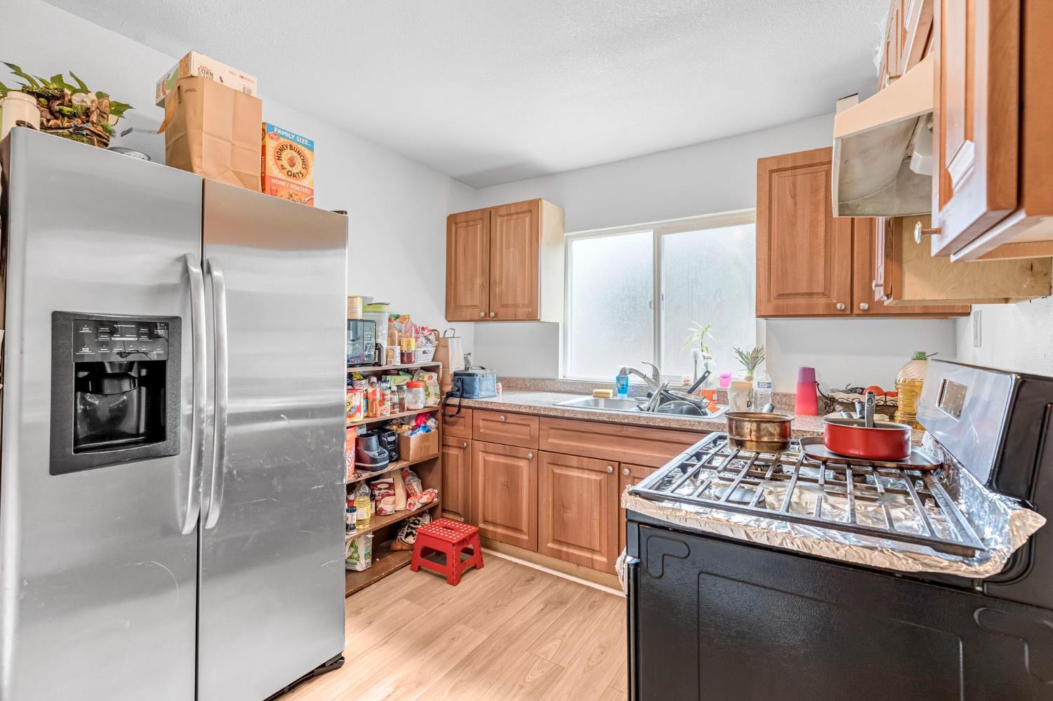 1130 E Cleveland Ave, Madera, CA 93638