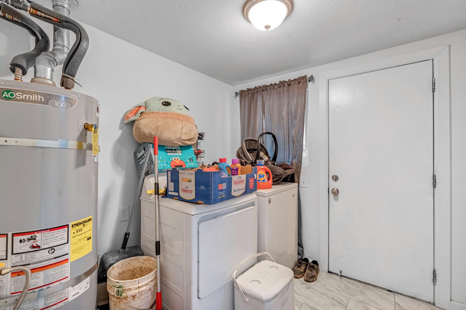 1130 E Cleveland Ave, Madera, CA 93638