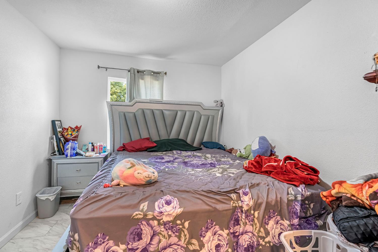 1130 E Cleveland Ave, Madera, CA 93638