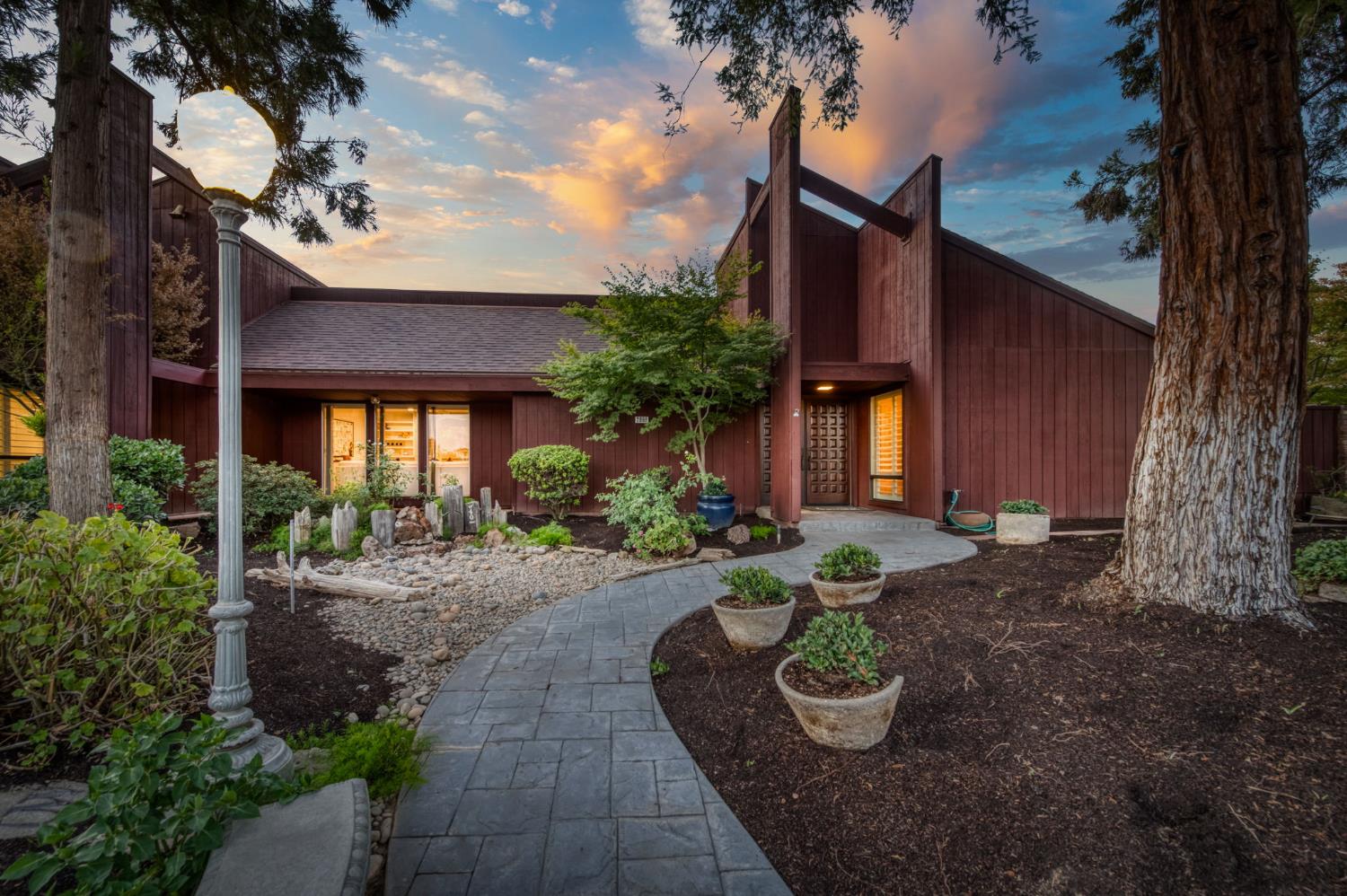 2666 W San Jose Ave, Fresno, CA 93711