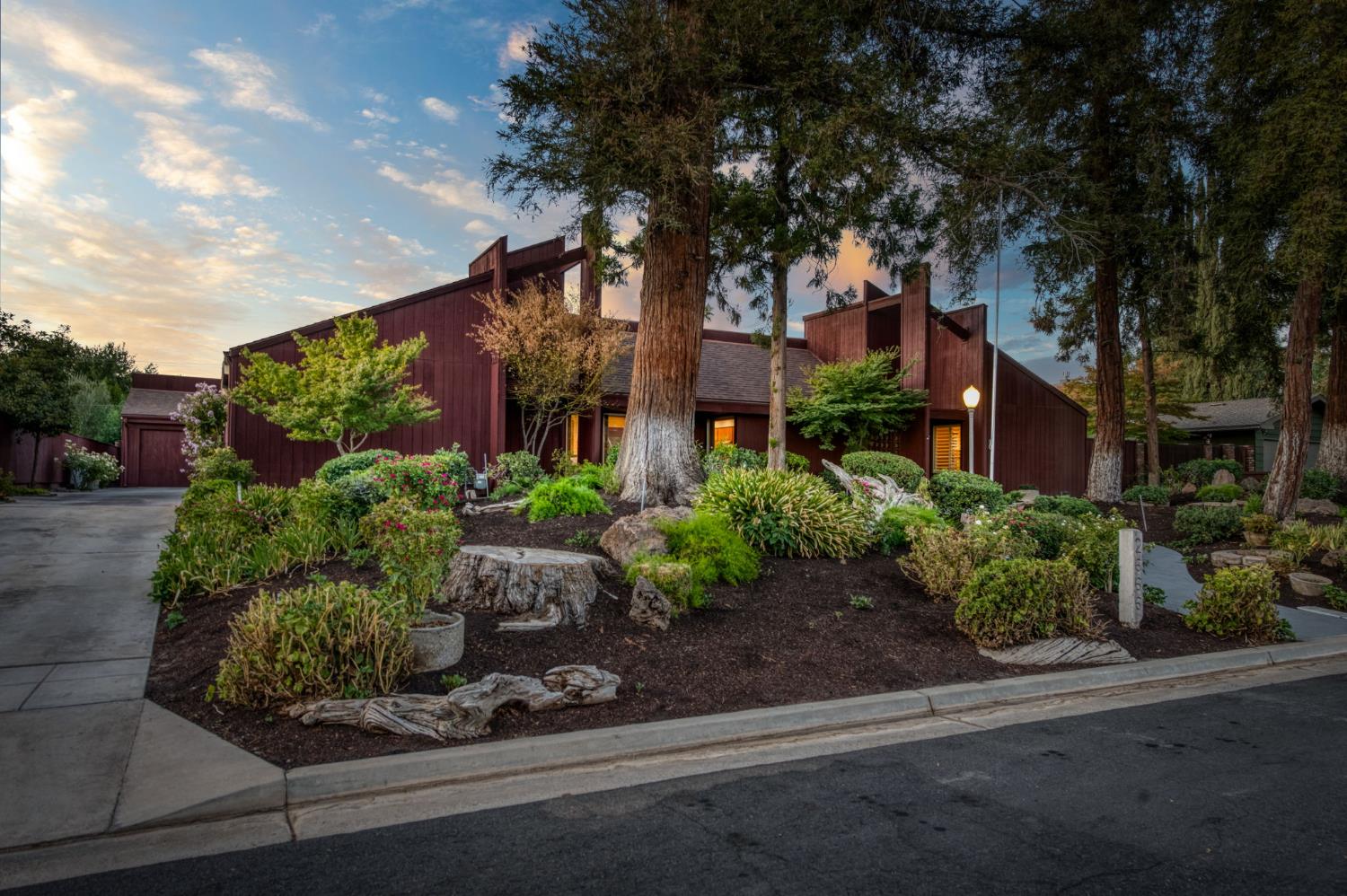 2666 W San Jose Ave, Fresno, CA 93711