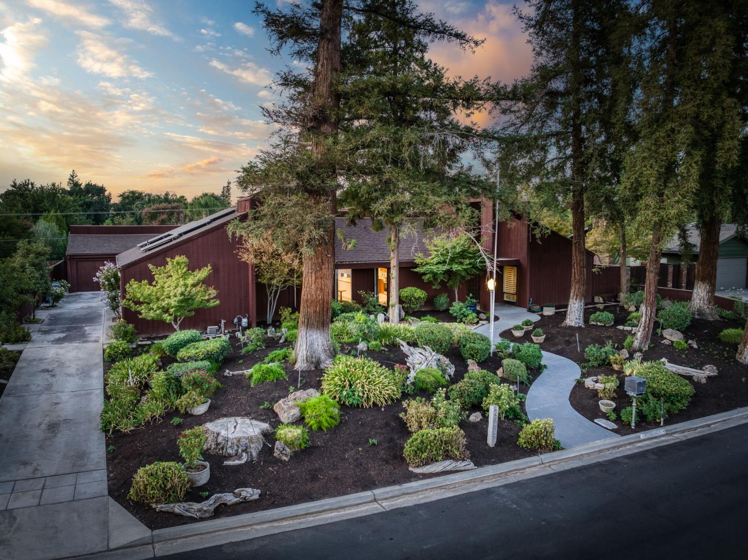 2666 W San Jose Ave, Fresno, CA 93711