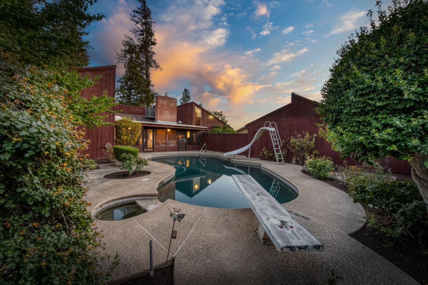 2666 W San Jose Ave, Fresno, CA 93711