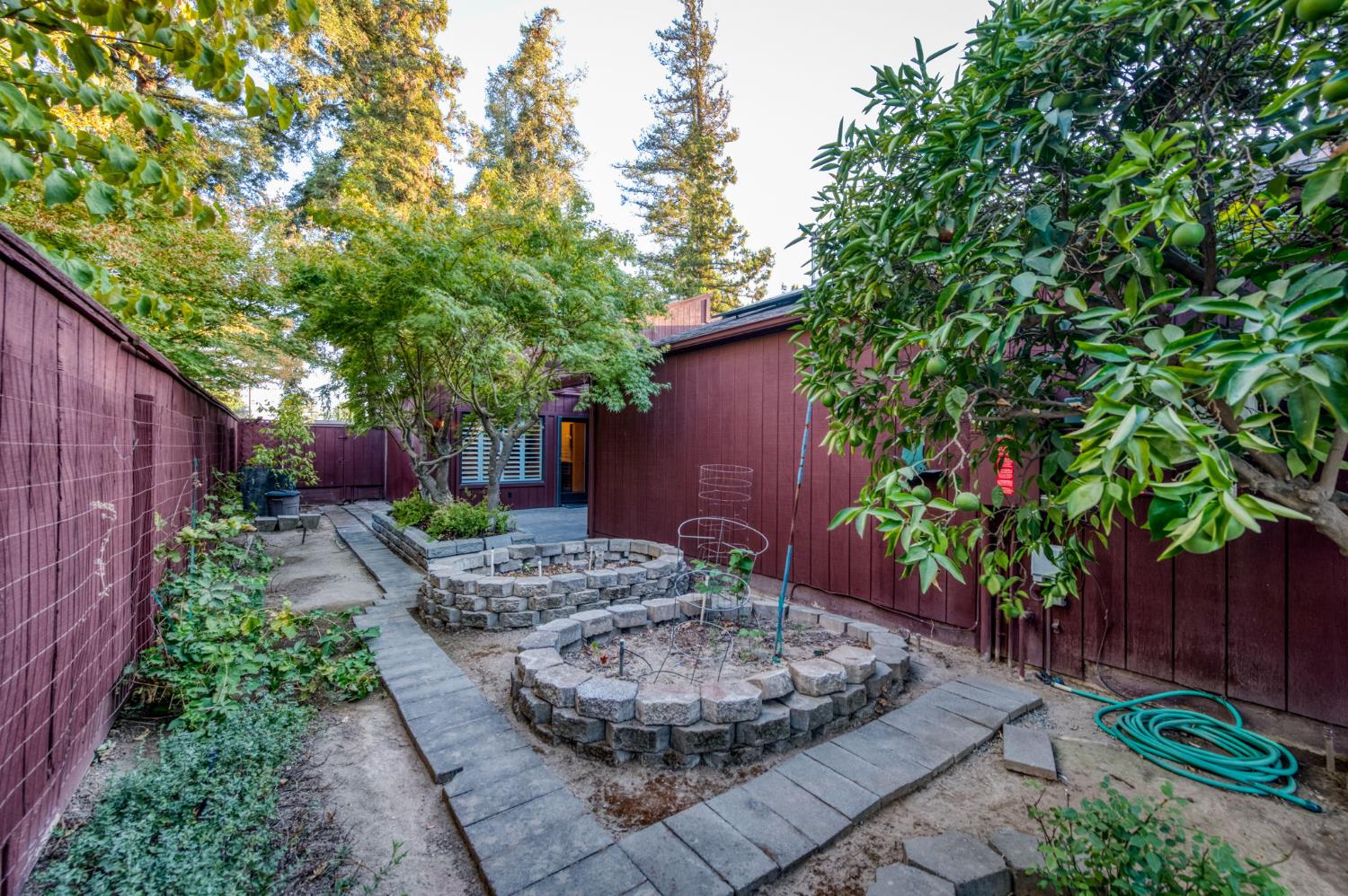 2666 W San Jose Ave, Fresno, CA 93711