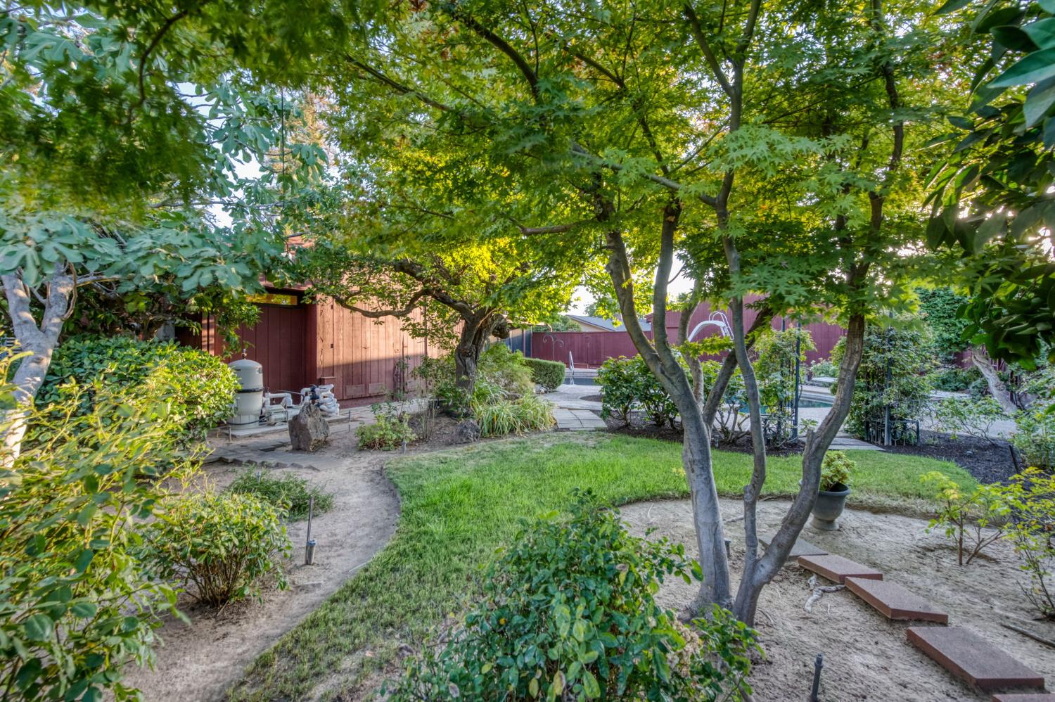 2666 W San Jose Ave, Fresno, CA 93711