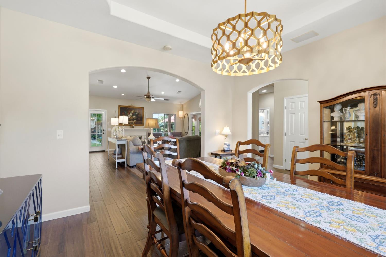 5535 W Vine Ct, Visalia, CA 93291