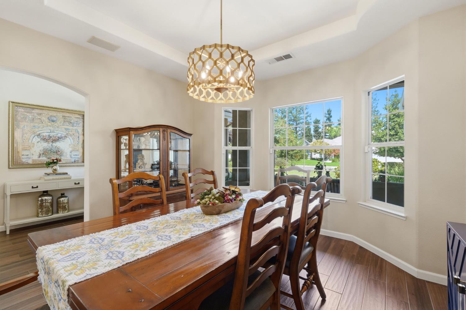 5535 W Vine Ct, Visalia, CA 93291