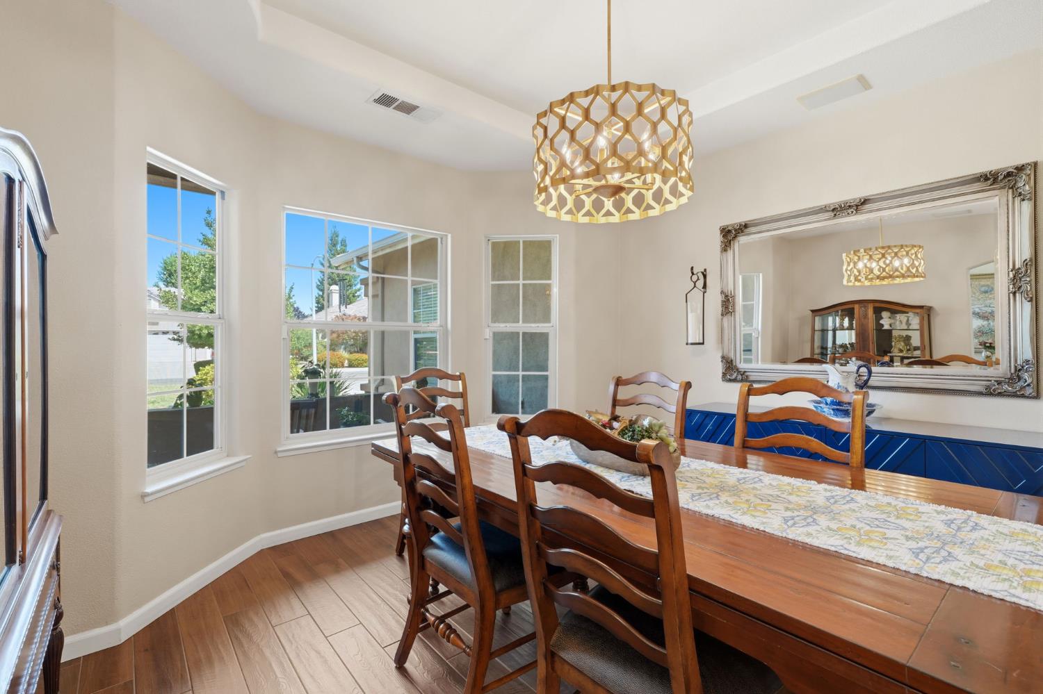 5535 W Vine Ct, Visalia, CA 93291