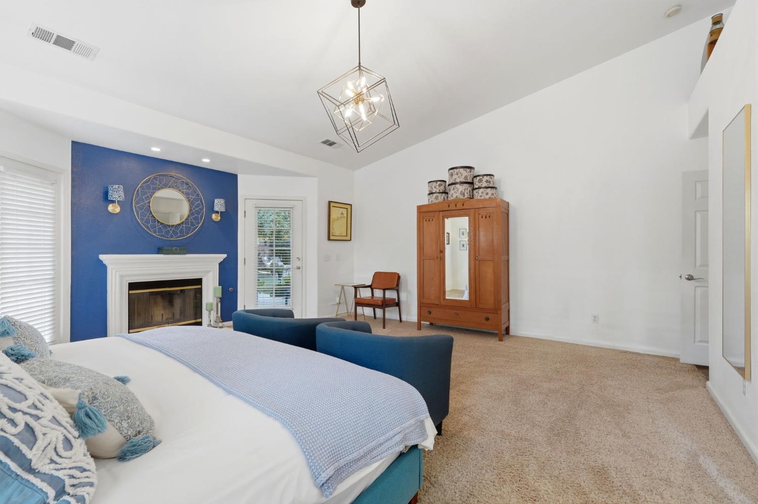 5535 W Vine Ct, Visalia, CA 93291
