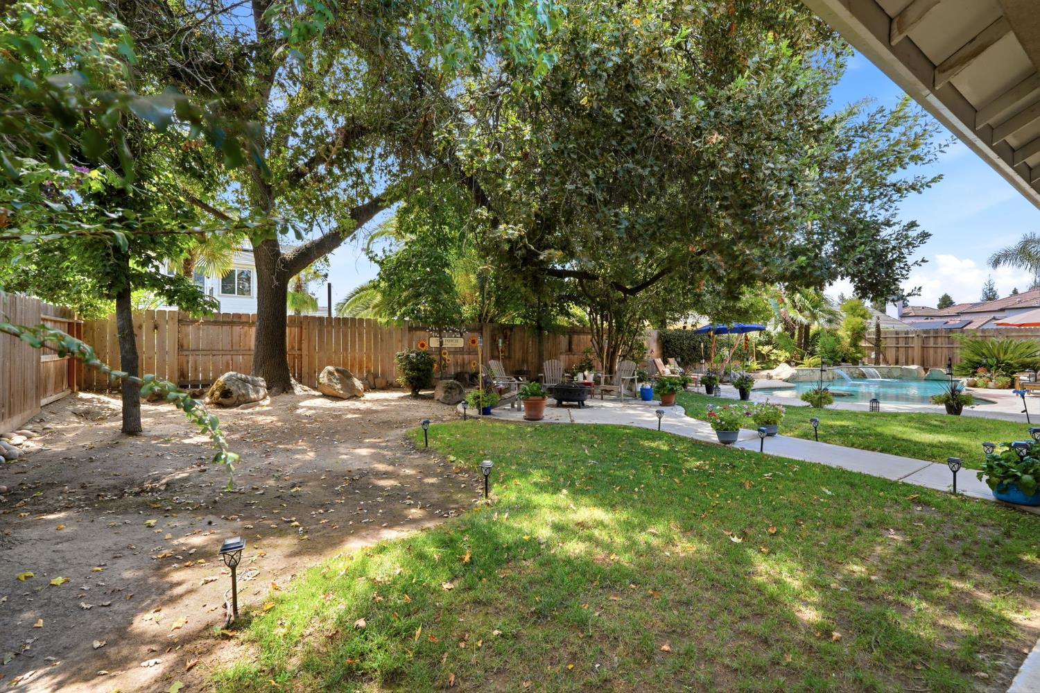 5535 W Vine Ct, Visalia, CA 93291