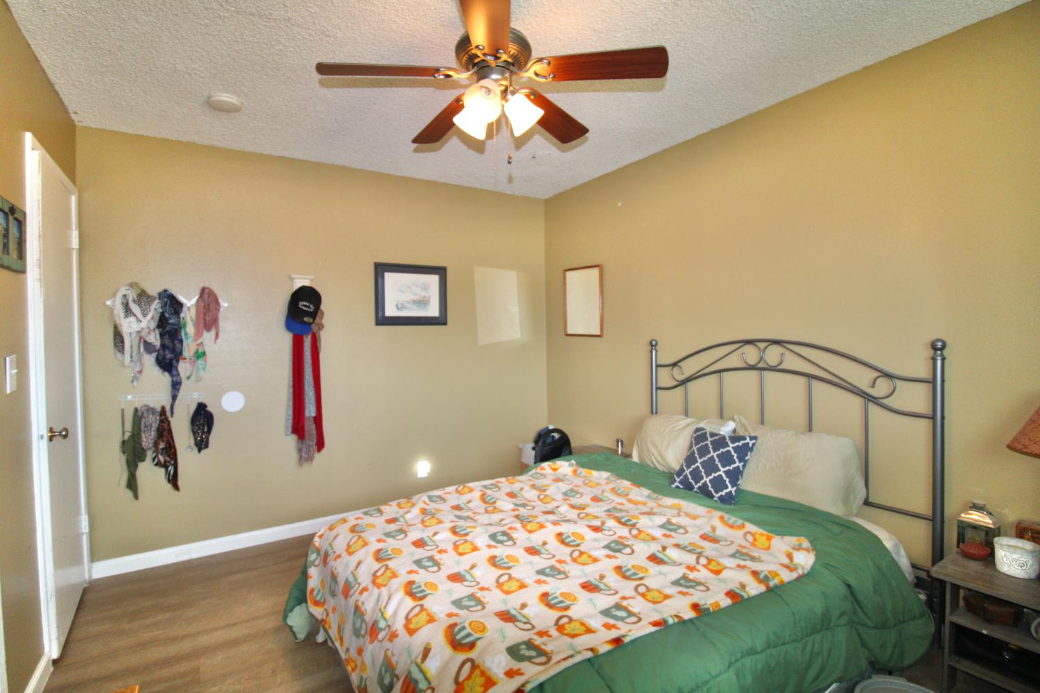 5609 E Tarpey Dr, Fresno, CA 93727