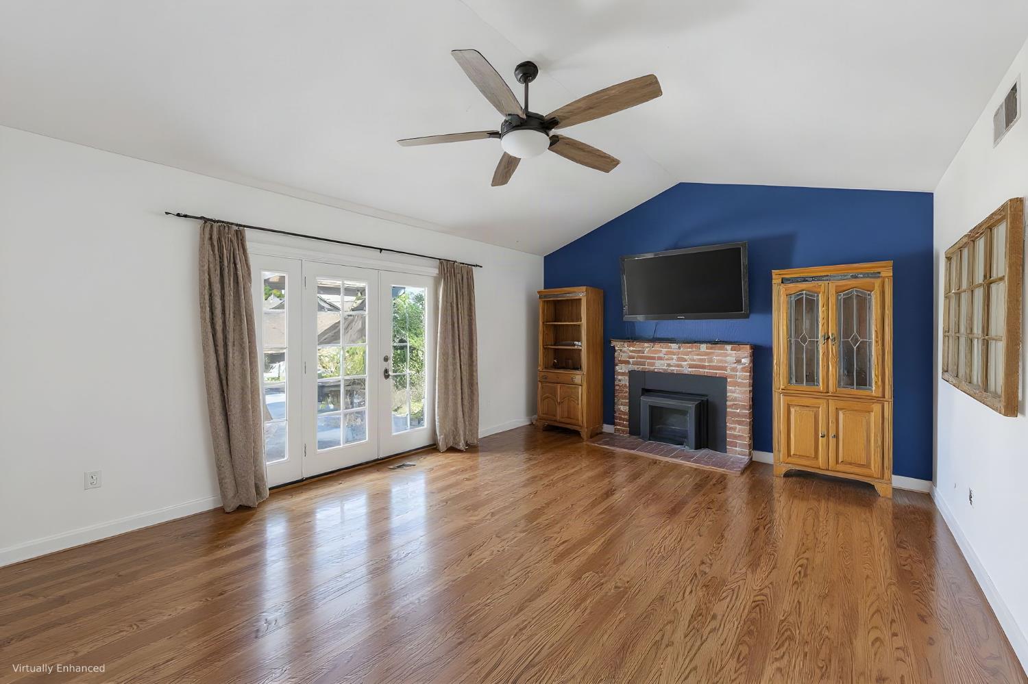 179 W Norwich Ave, Clovis, CA 93612