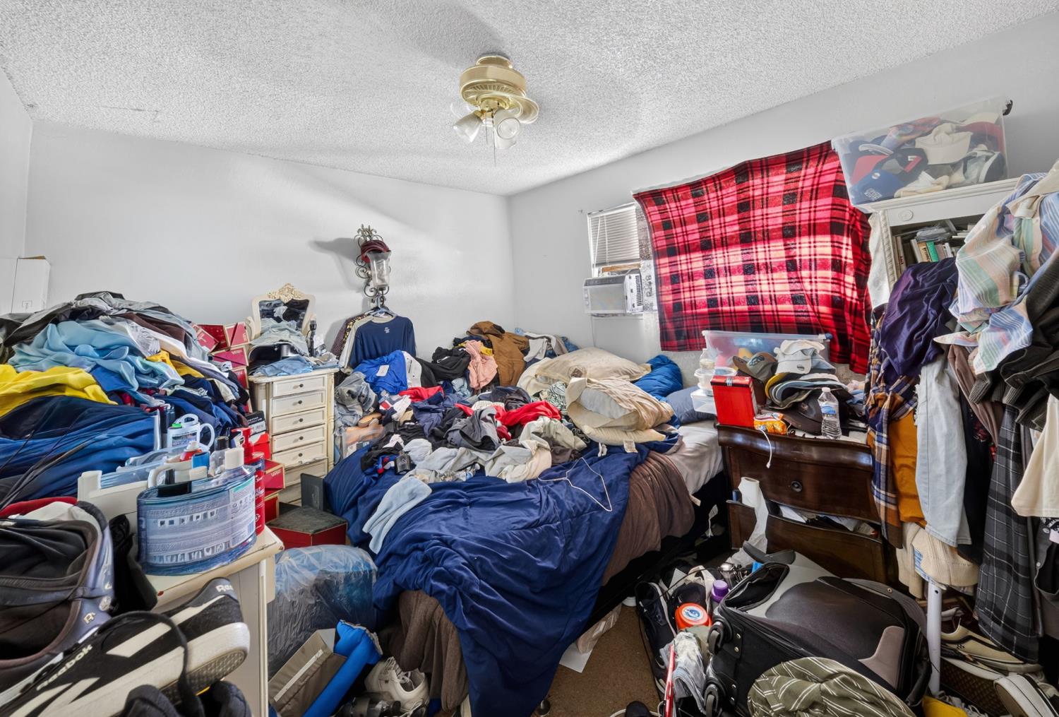179 W Norwich Ave, Clovis, CA 93612