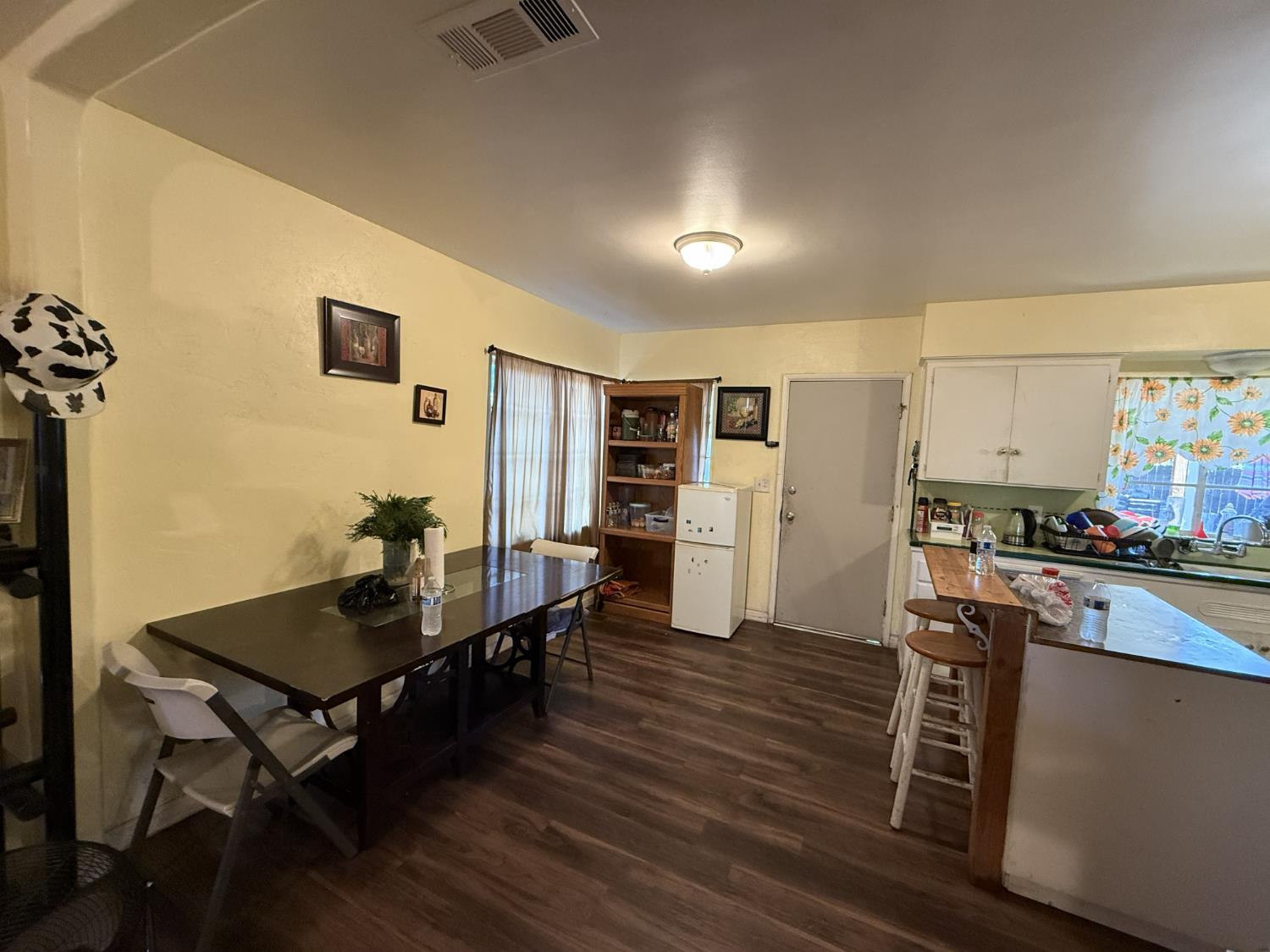 3653 N Hulbert Ave, Fresno, CA 93705