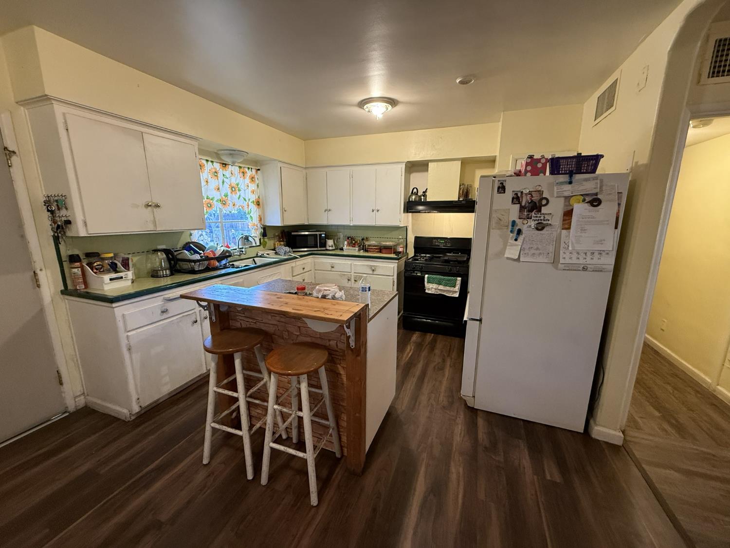 3653 N Hulbert Ave, Fresno, CA 93705