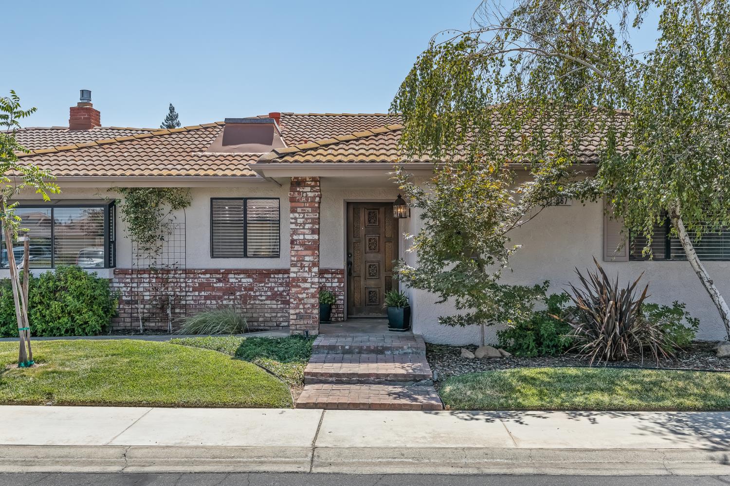 867 E Frederick Ave, Fresno, CA 93720