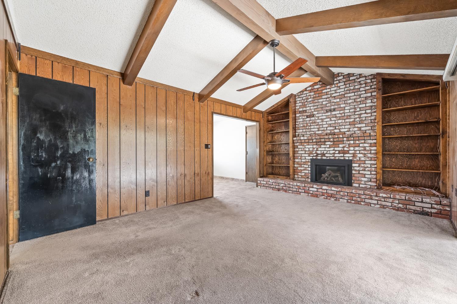 867 E Frederick Ave, Fresno, CA 93720