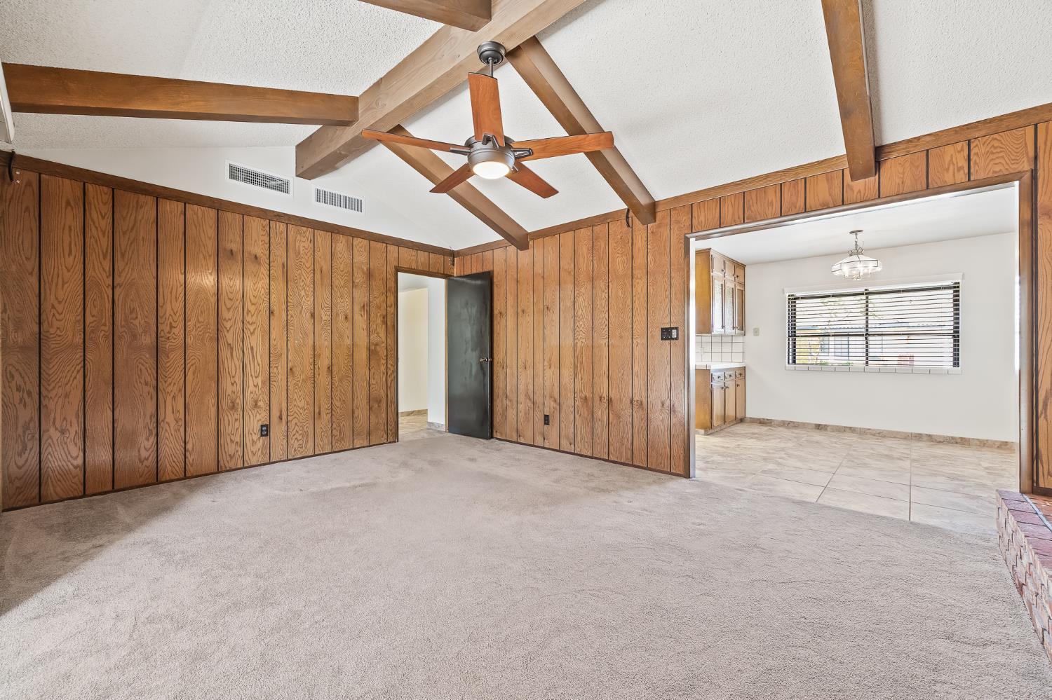 867 E Frederick Ave, Fresno, CA 93720