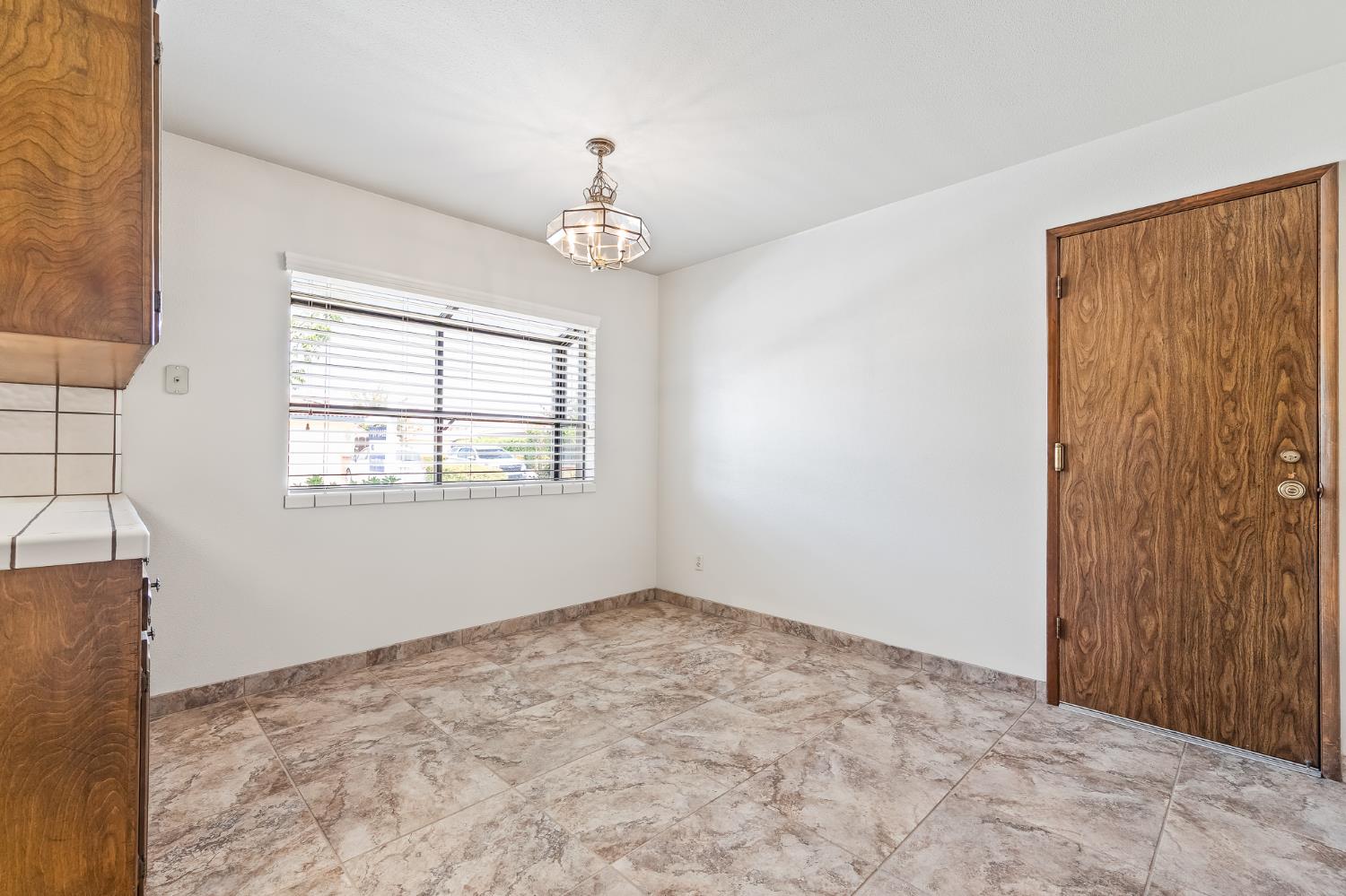 867 E Frederick Ave, Fresno, CA 93720