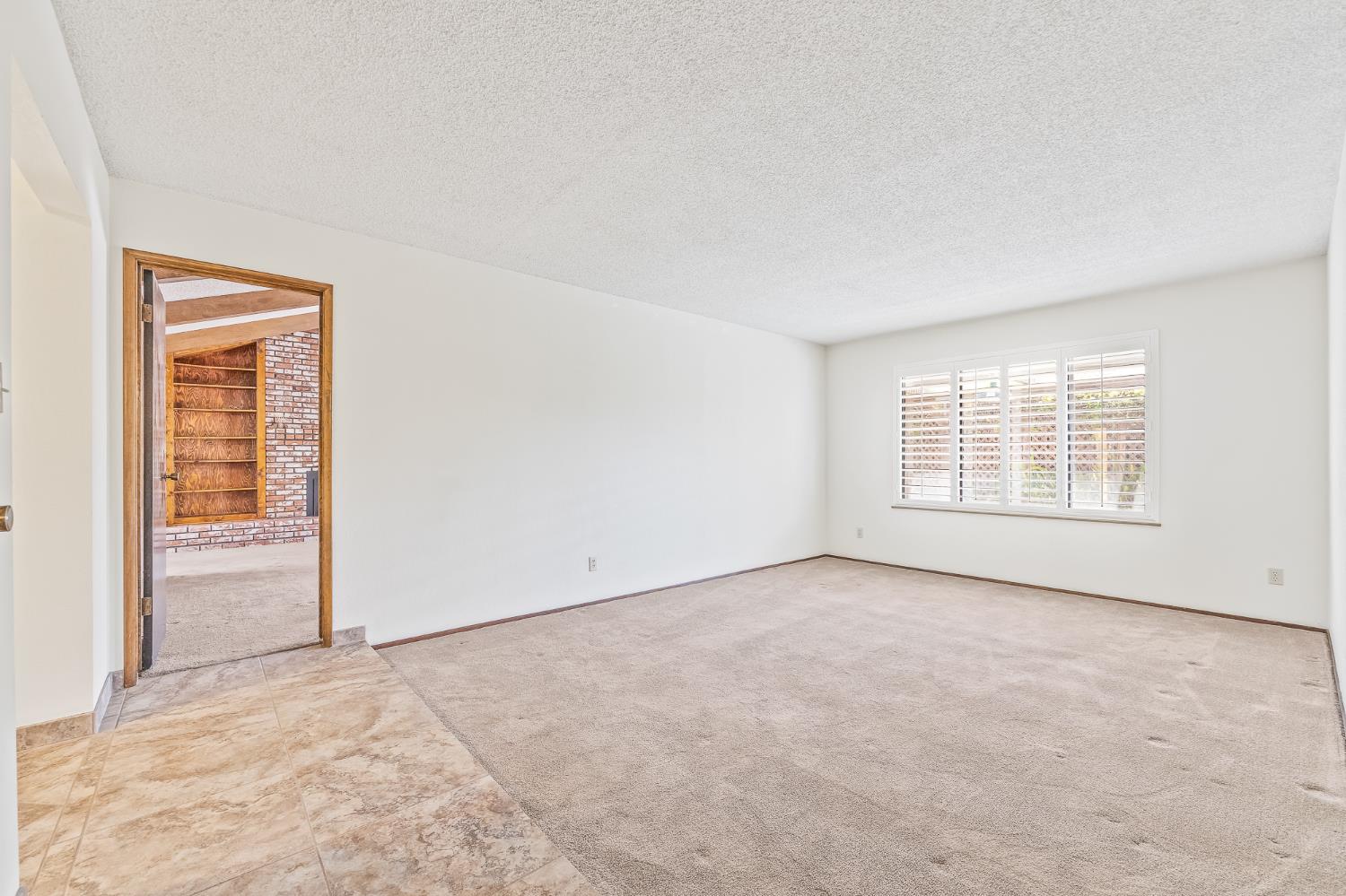 867 E Frederick Ave, Fresno, CA 93720