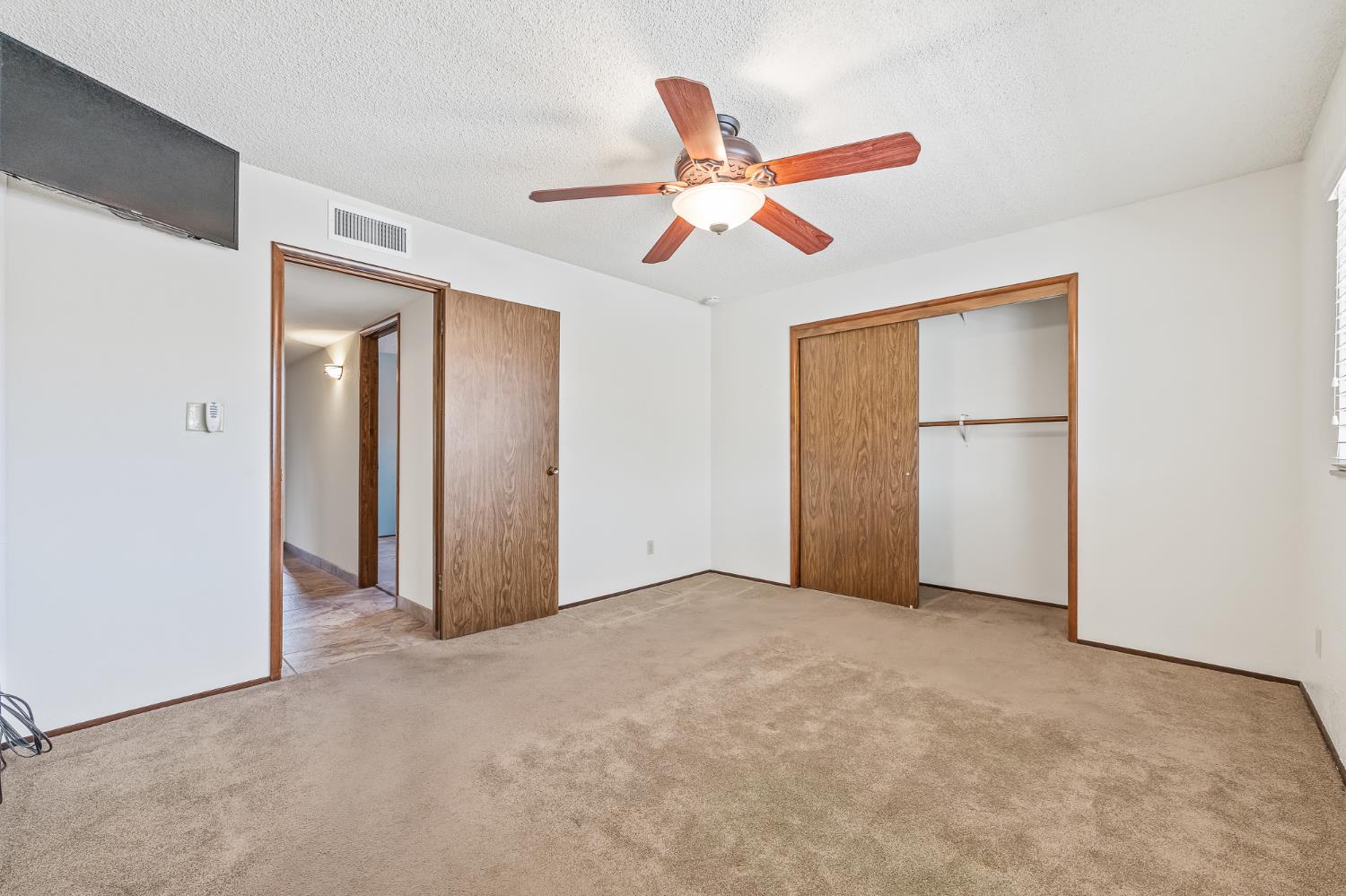 867 E Frederick Ave, Fresno, CA 93720