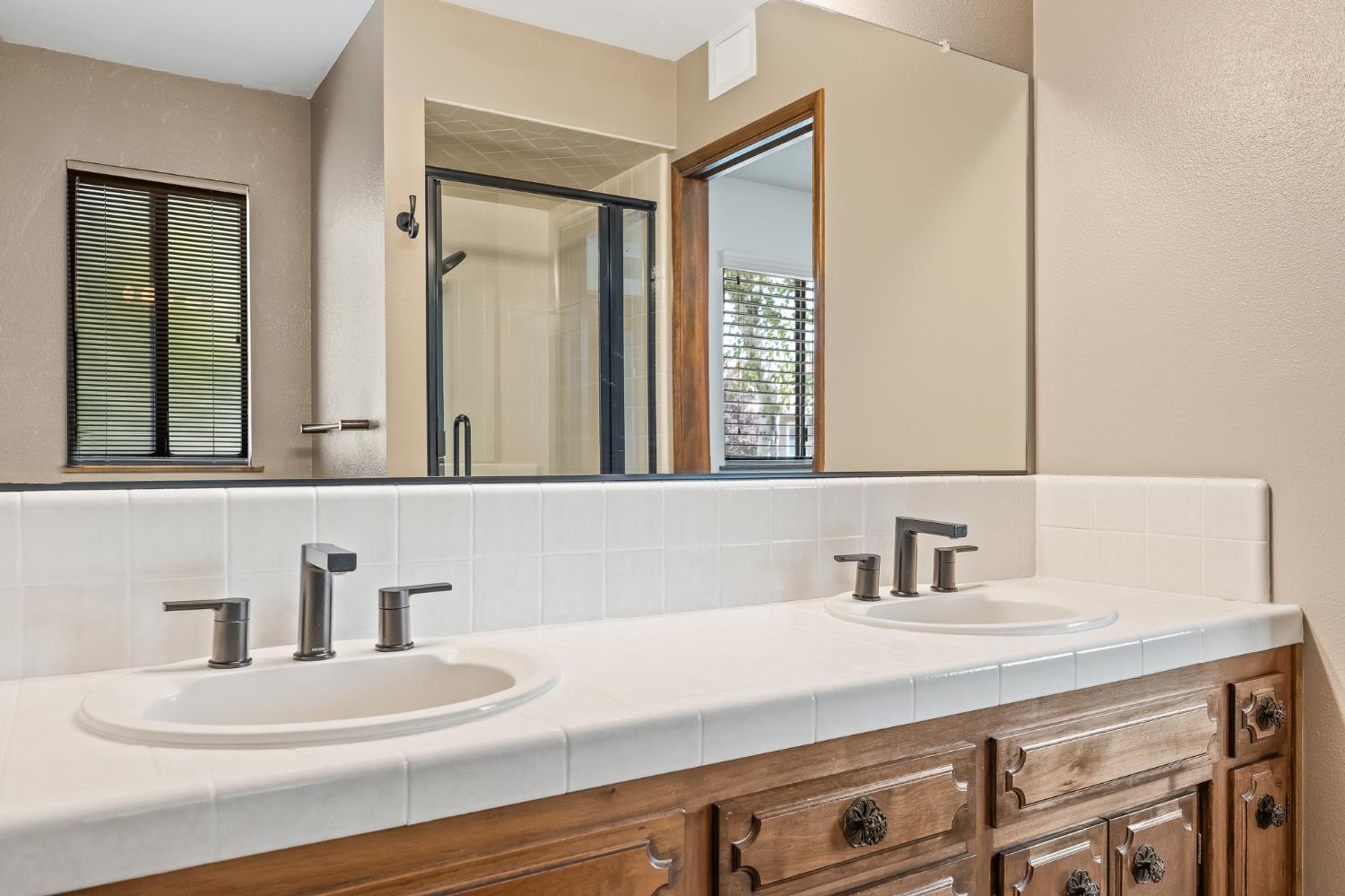 867 E Frederick Ave, Fresno, CA 93720