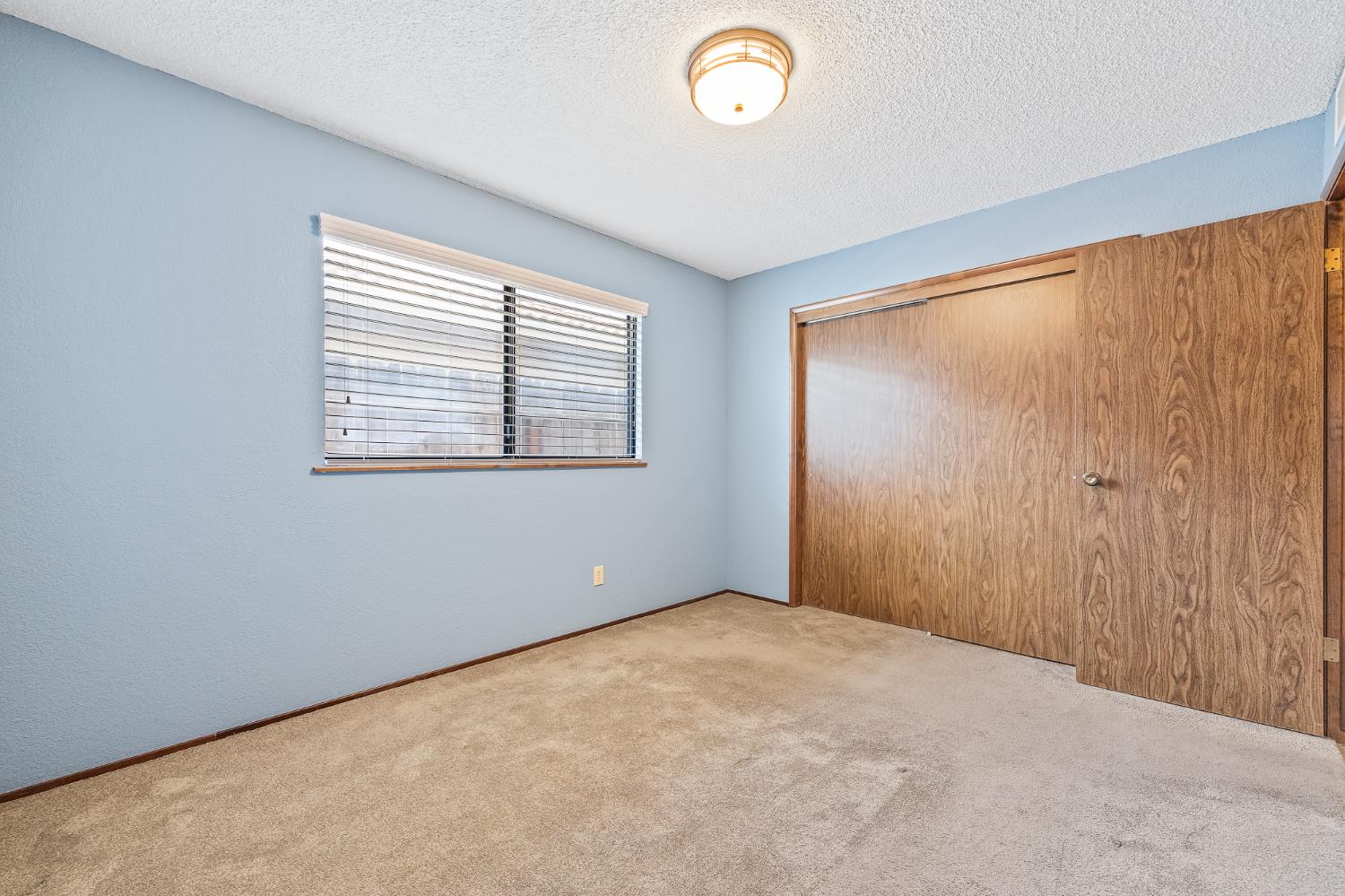 867 E Frederick Ave, Fresno, CA 93720