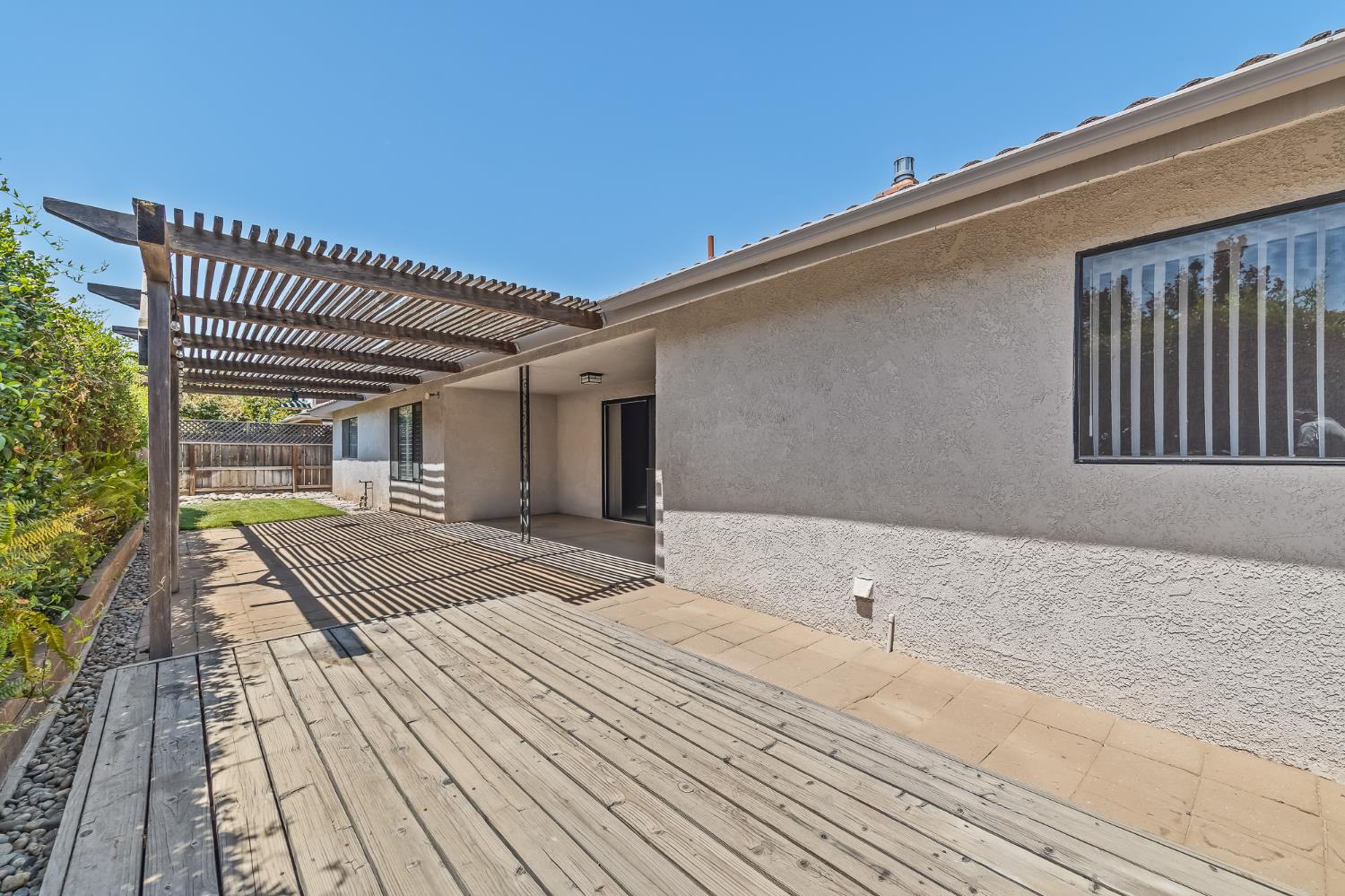 867 E Frederick Ave, Fresno, CA 93720
