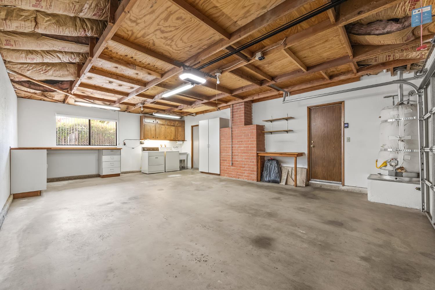 867 E Frederick Ave, Fresno, CA 93720