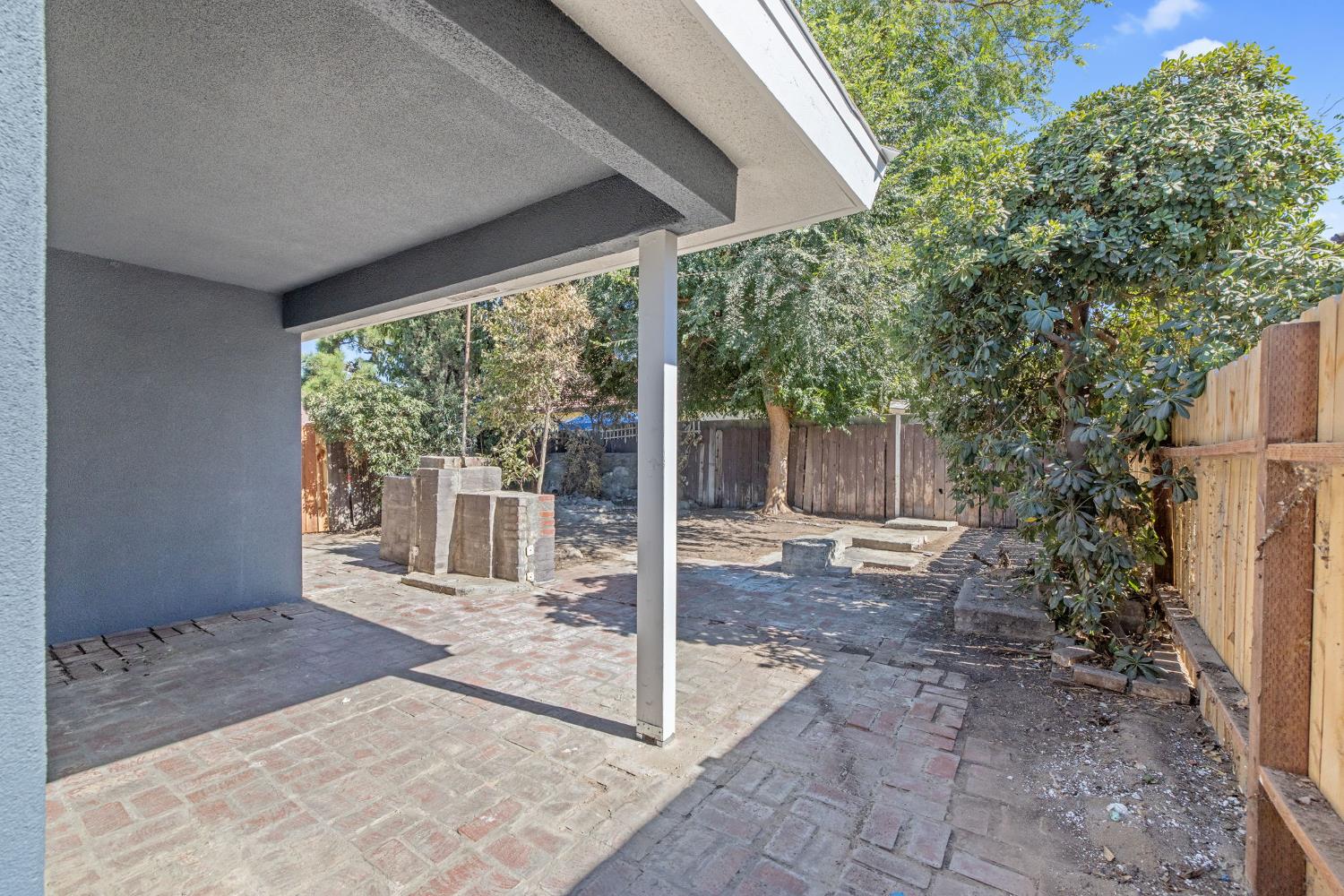 5451 W Santa Ana Ave, Fresno, CA 93722