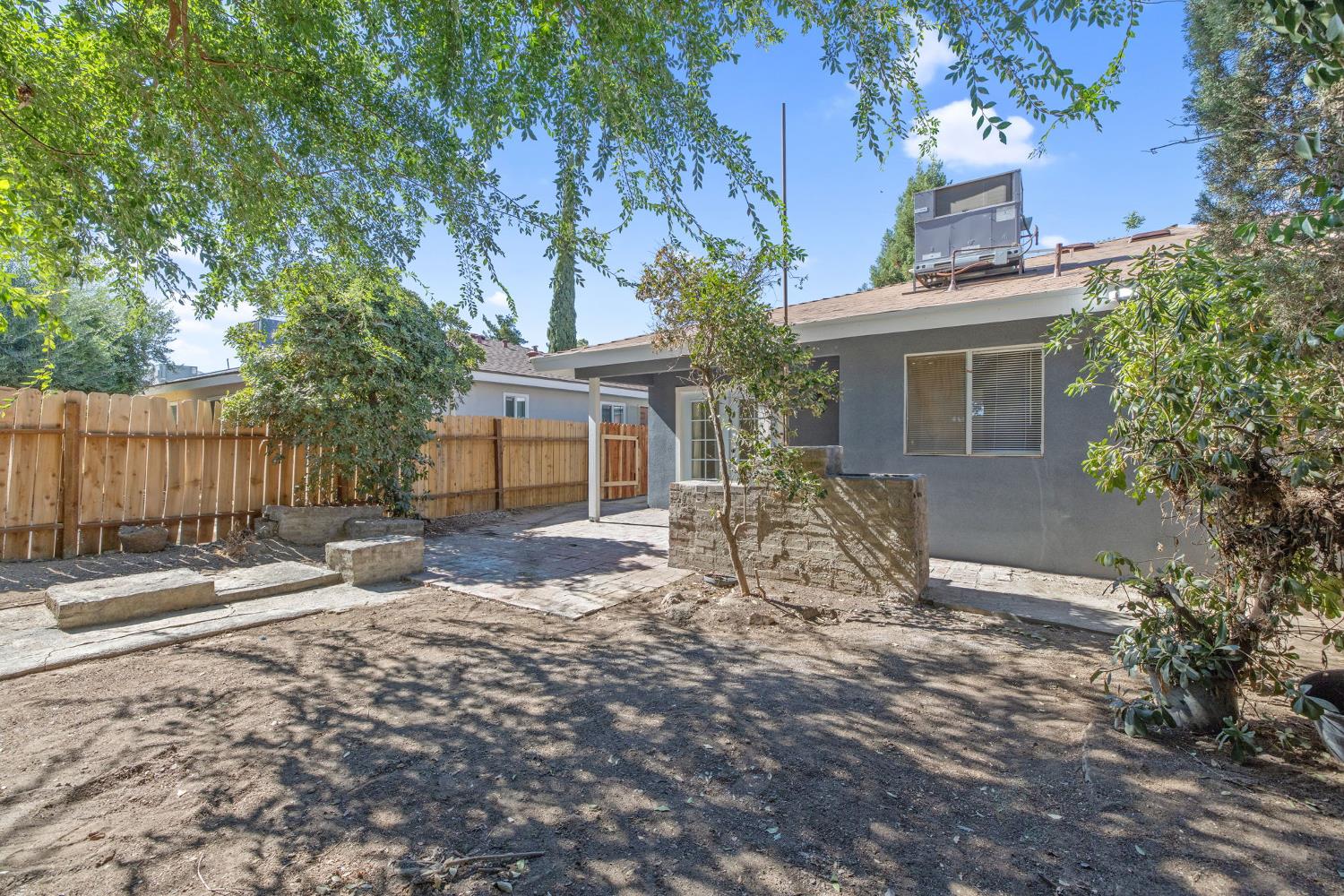 5451 W Santa Ana Ave, Fresno, CA 93722